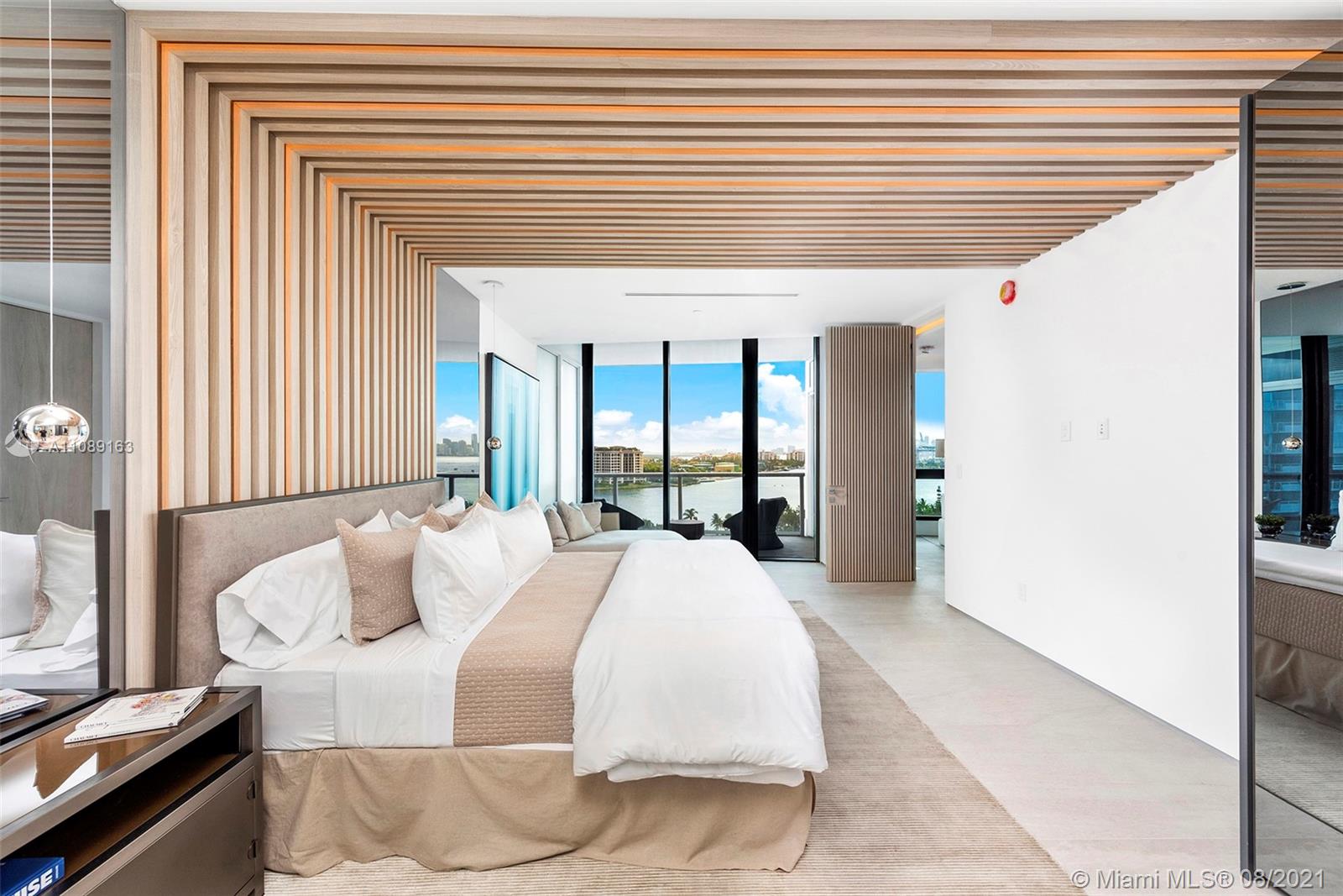 CONTINUUM ON SOUTH BEACH - Residential