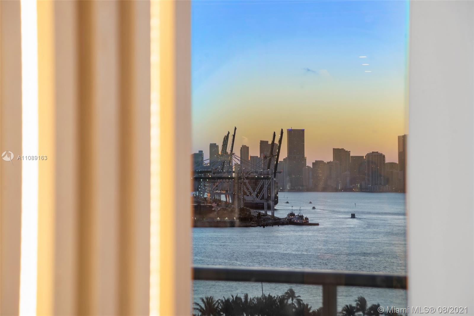 CONTINUUM ON SOUTH BEACH - Residential