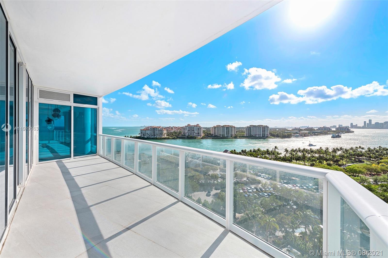 CONTINUUM ON SOUTH BEACH - Residential
