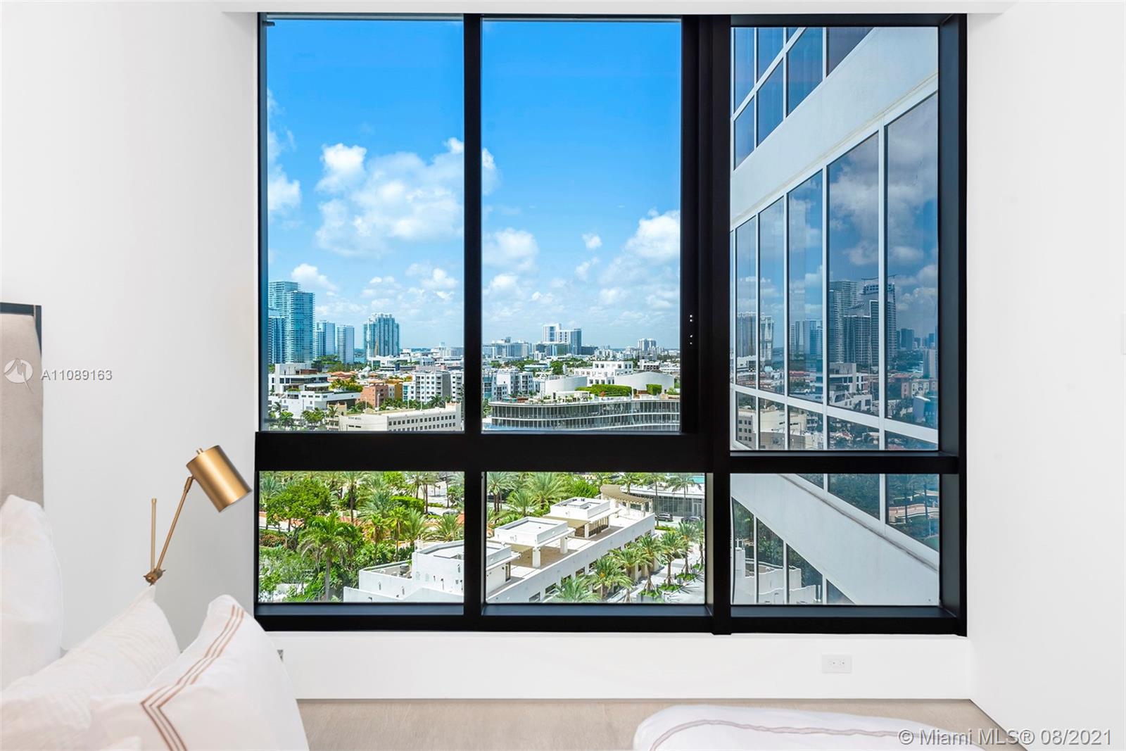 CONTINUUM ON SOUTH BEACH - Residential