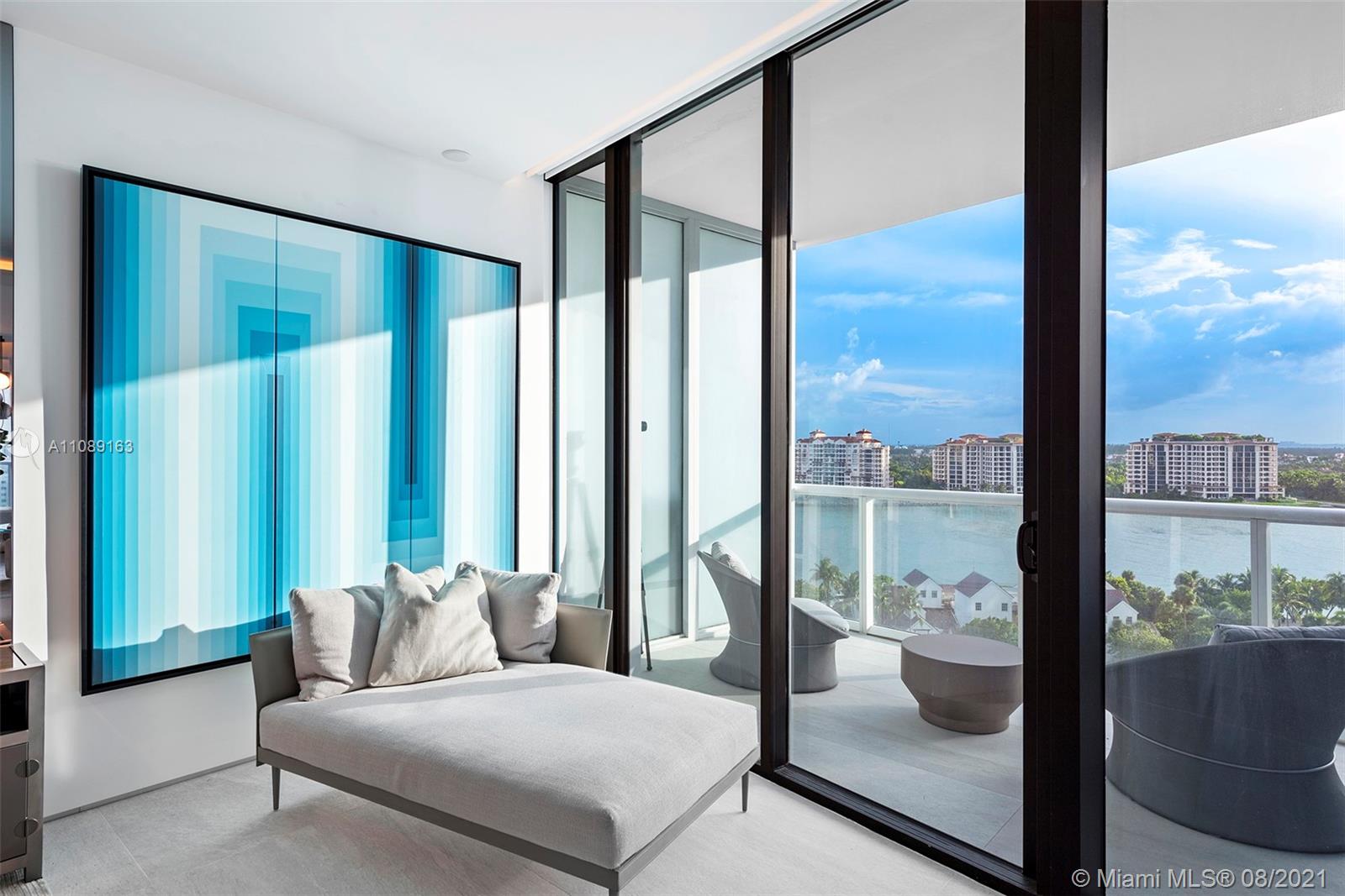 CONTINUUM ON SOUTH BEACH - Residential