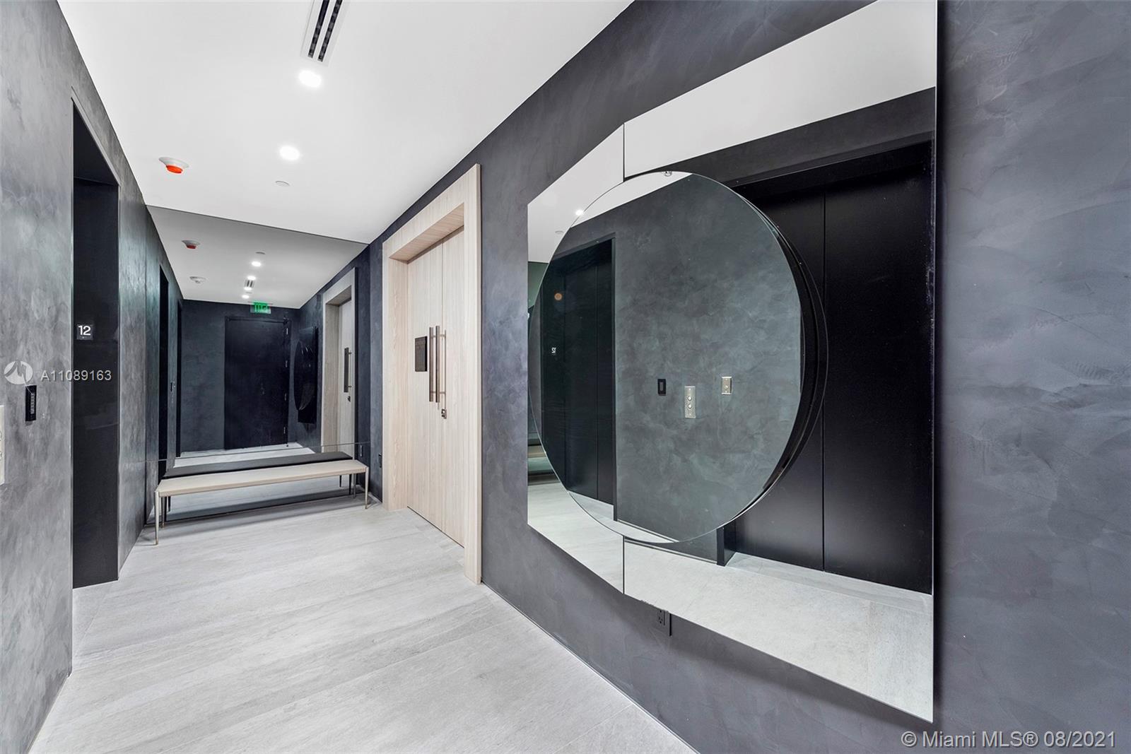 CONTINUUM ON SOUTH BEACH - Residential