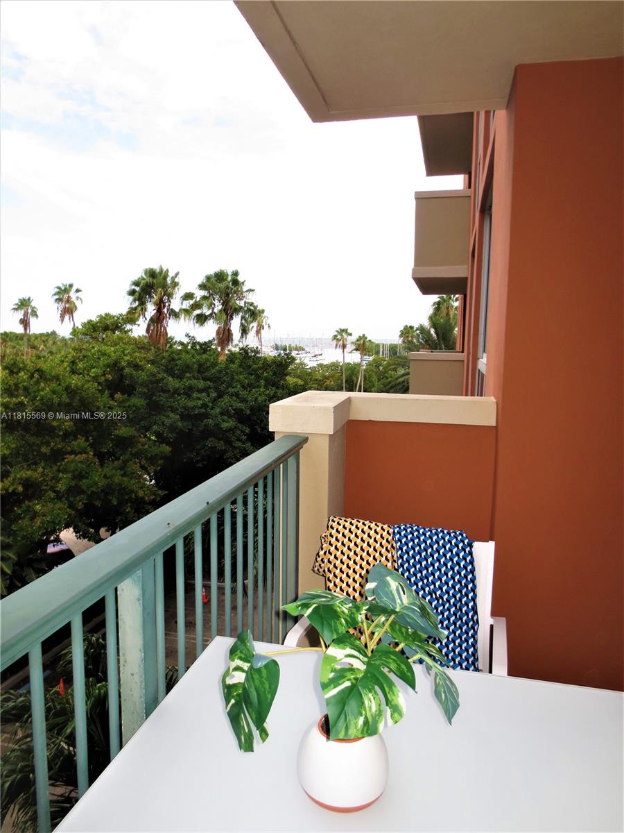 THE MUTINY CONDO - Residential Lease