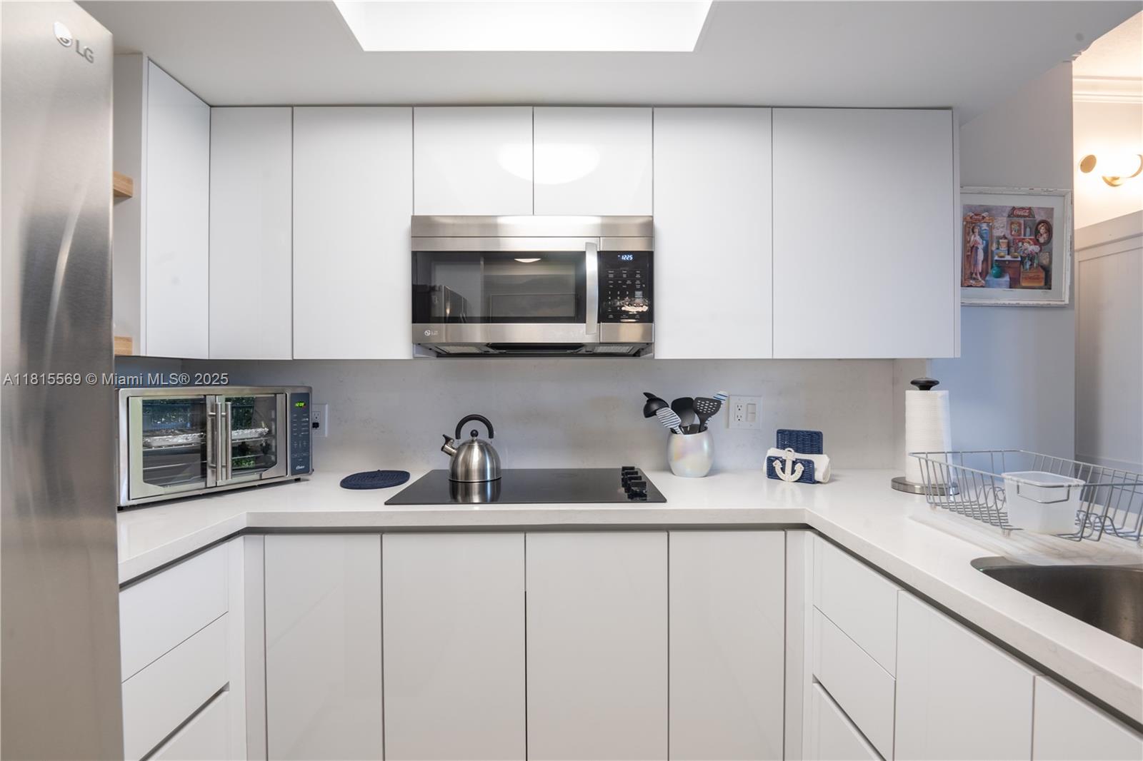 THE MUTINY CONDO - Residential Lease