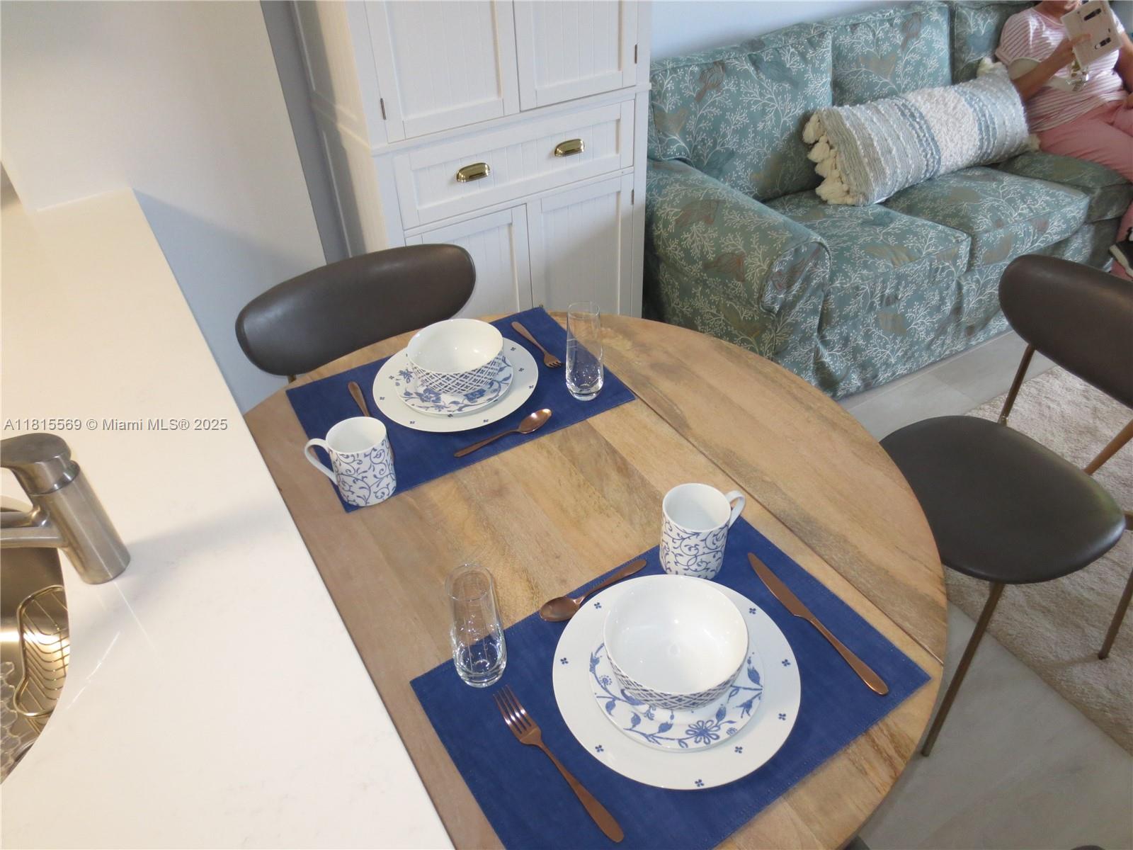 THE MUTINY CONDO - Residential Lease