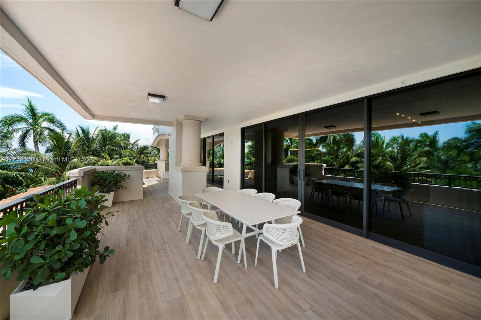 FISHER ISLAND - Residential