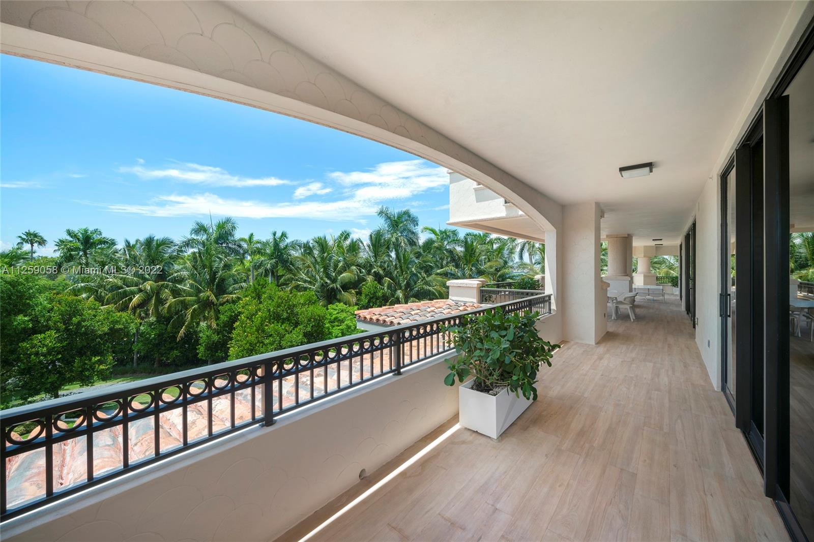 FISHER ISLAND - Residential