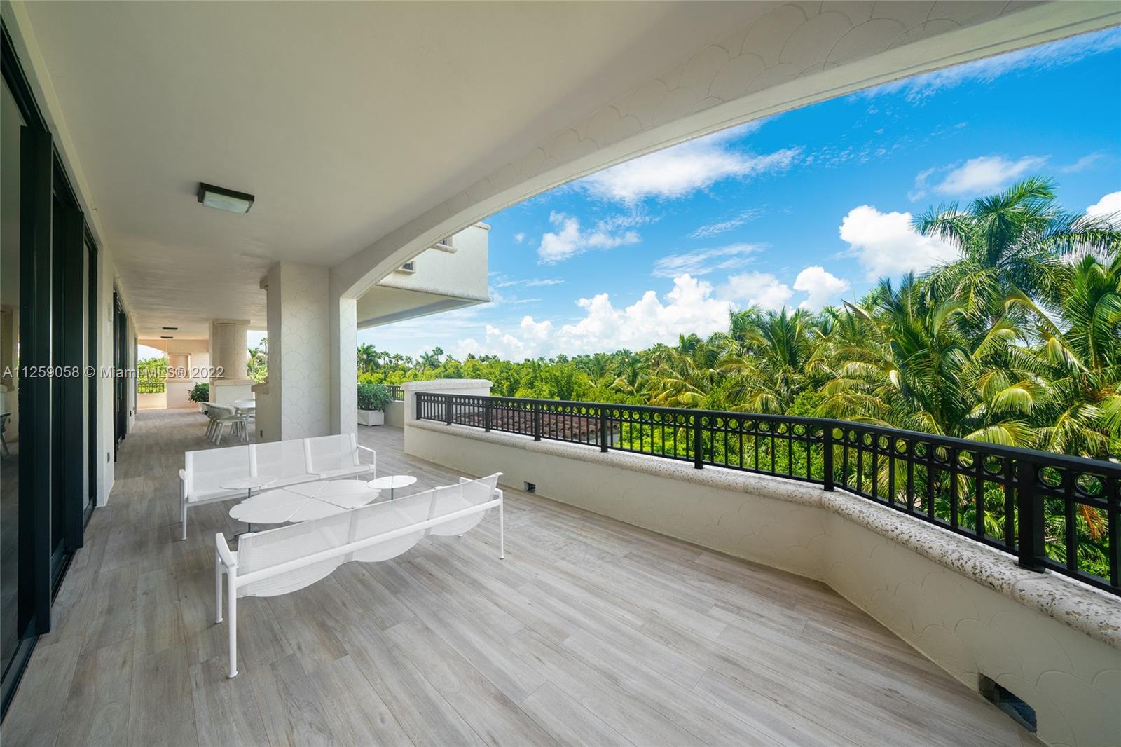 FISHER ISLAND - Residential