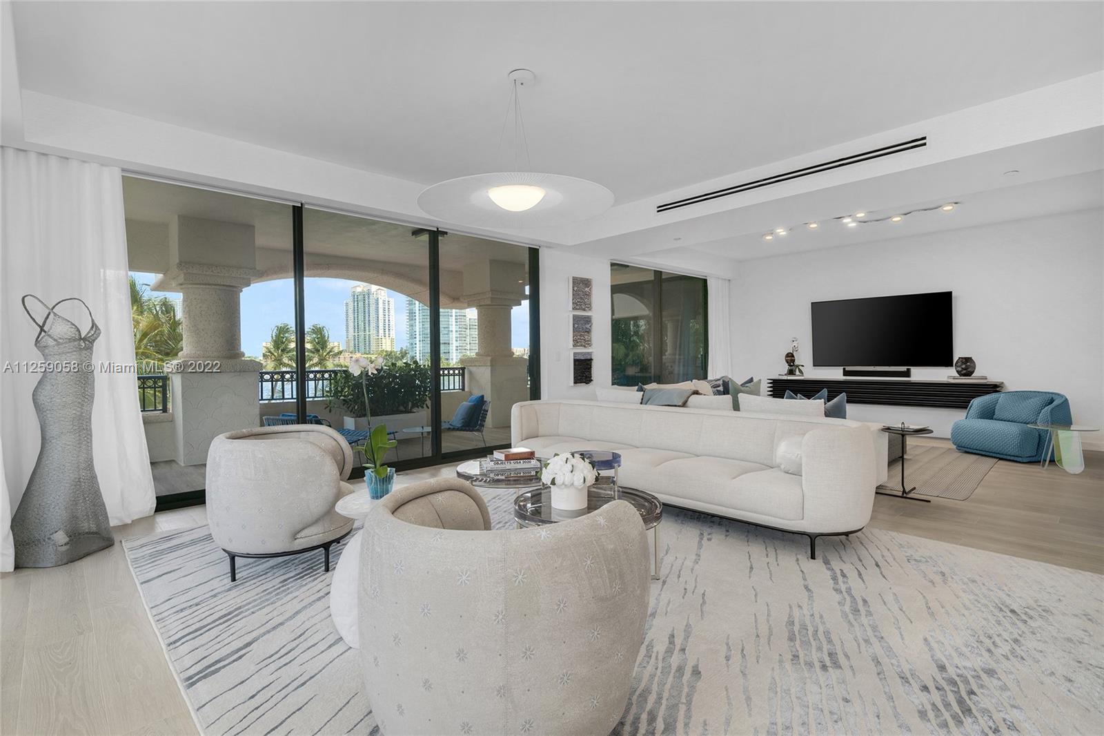 FISHER ISLAND - Residential