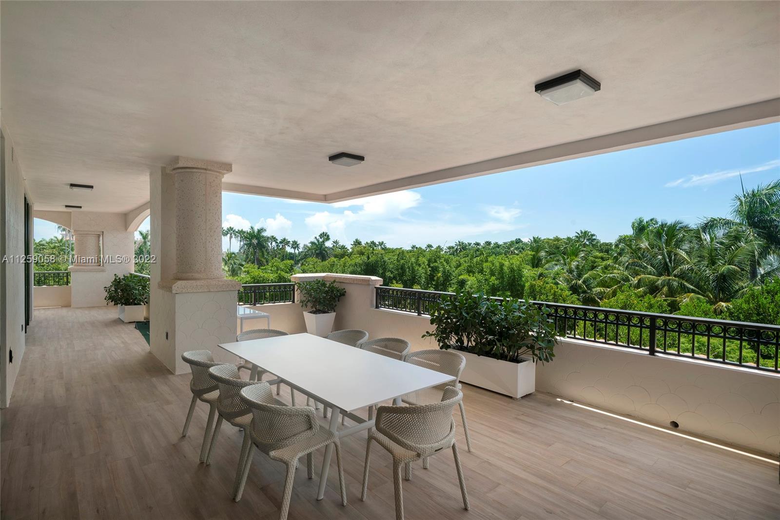 FISHER ISLAND - Residential