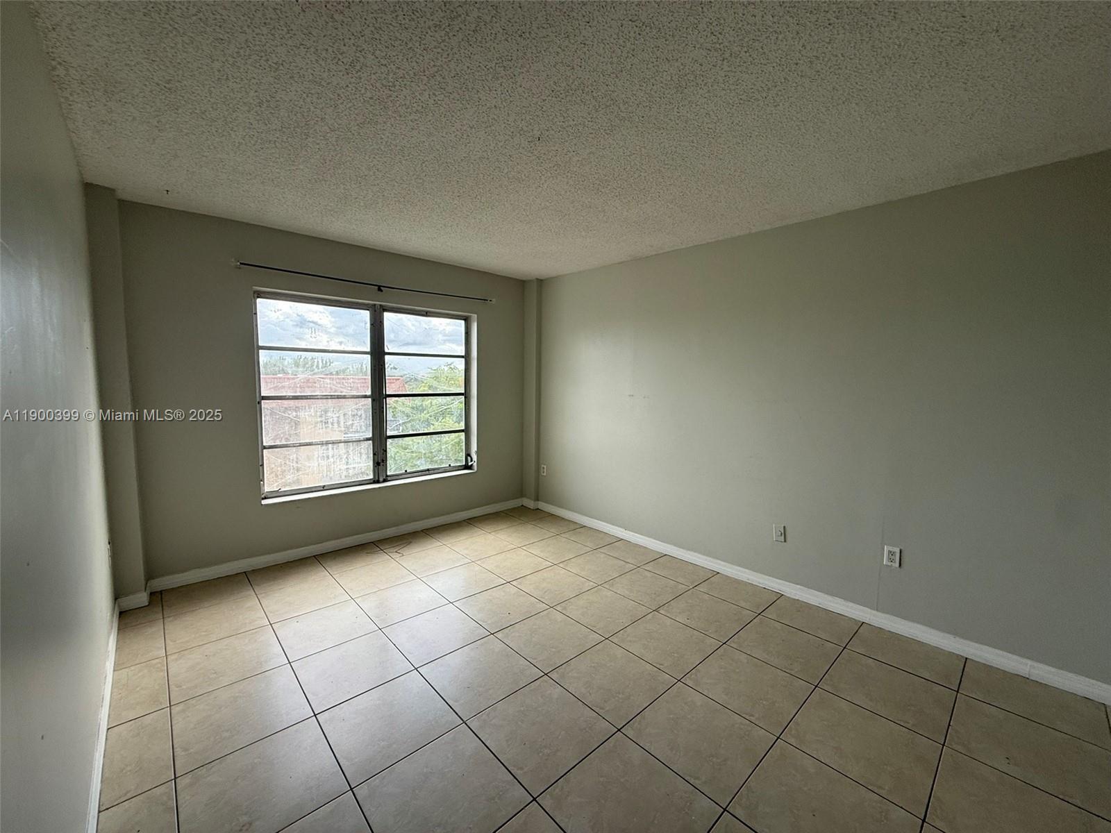 MANORS OF INVERRARY XI - Residential Lease