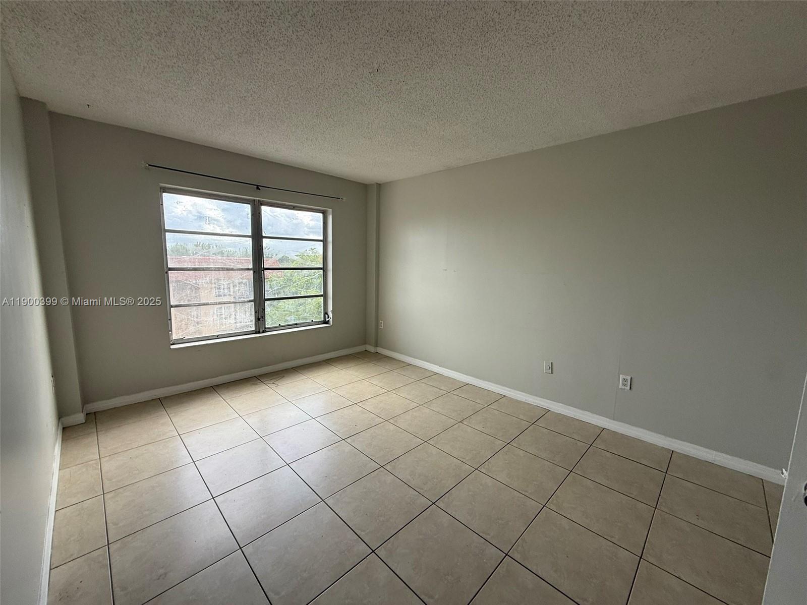 MANORS OF INVERRARY XI - Residential Lease