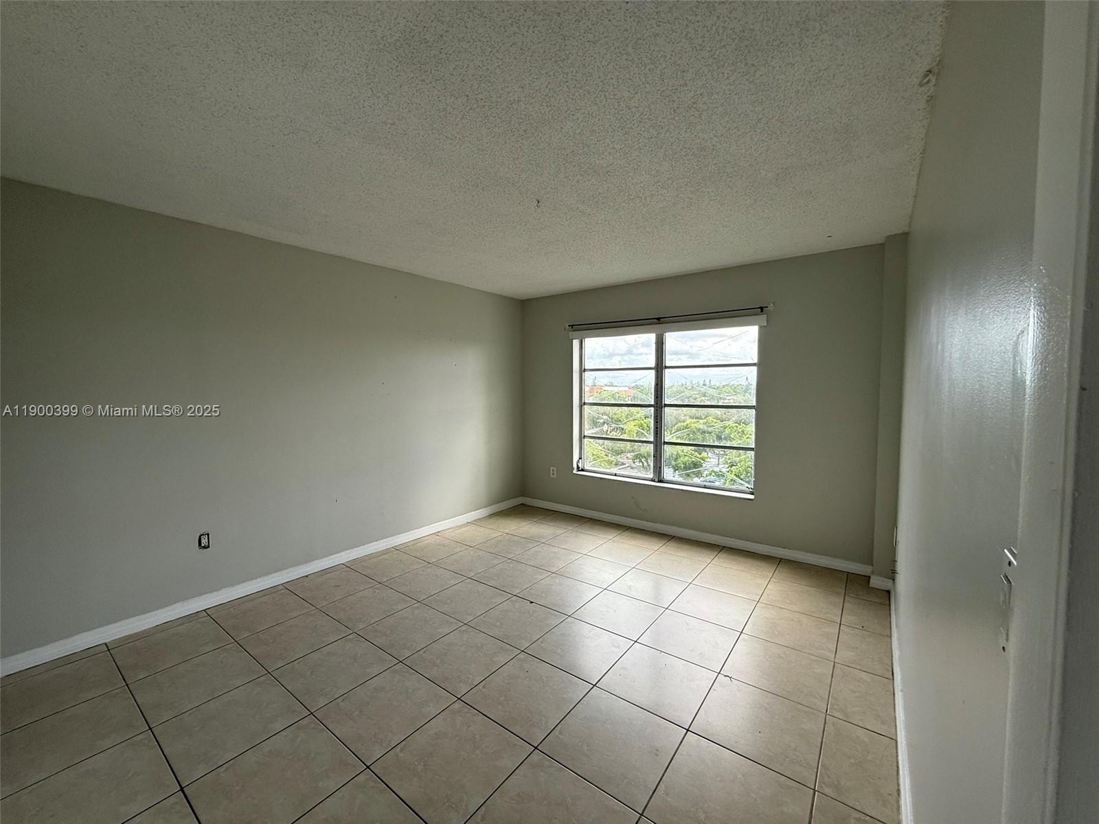 MANORS OF INVERRARY XI - Residential Lease