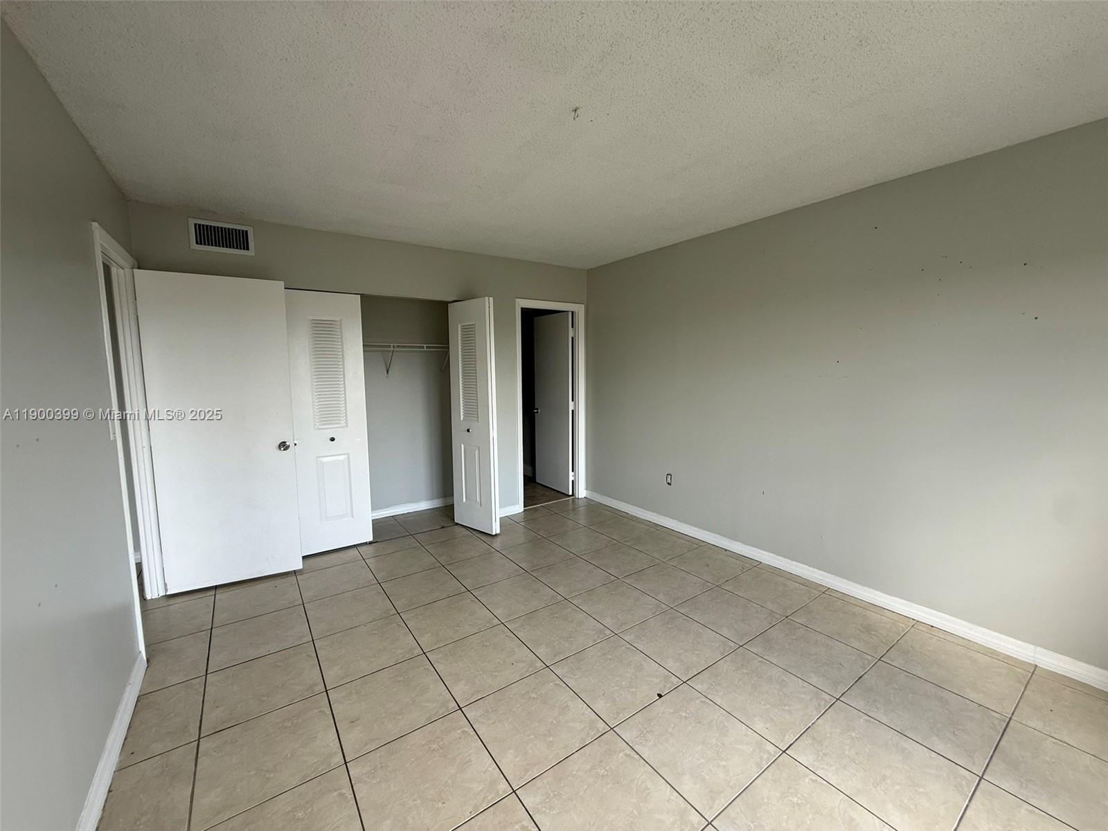 MANORS OF INVERRARY XI - Residential Lease