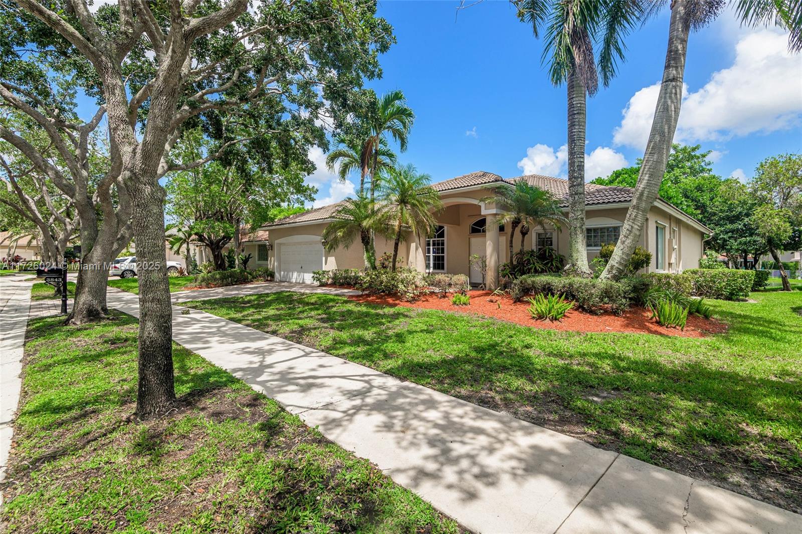 3843 Oak Ridge Cir