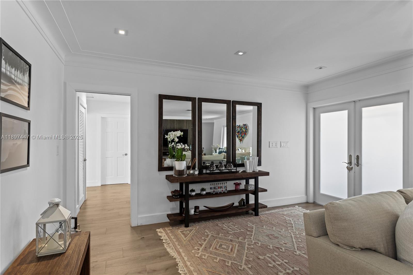 WARWICK MANOR - Residential