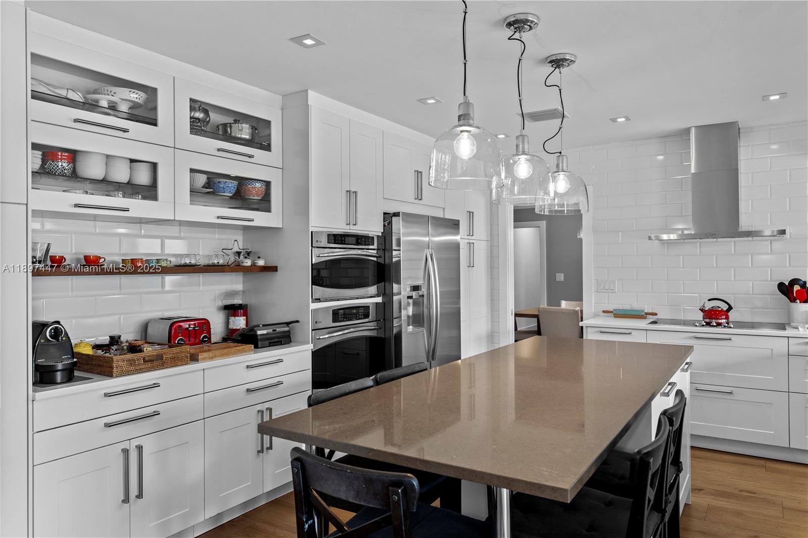 WARWICK MANOR - Residential