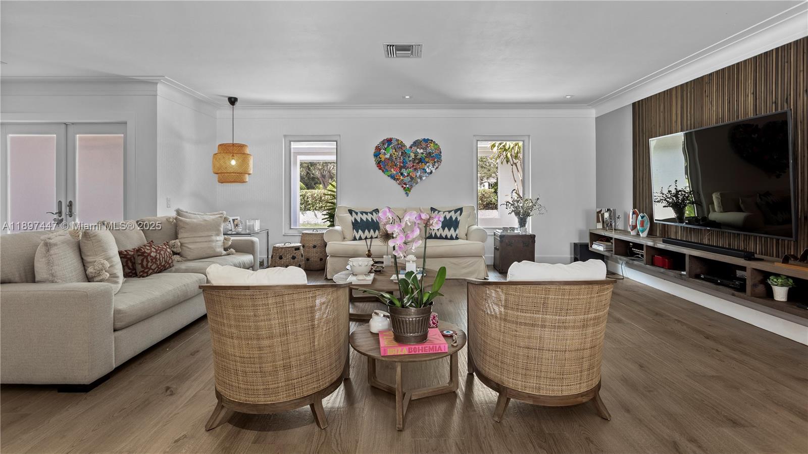 WARWICK MANOR - Residential