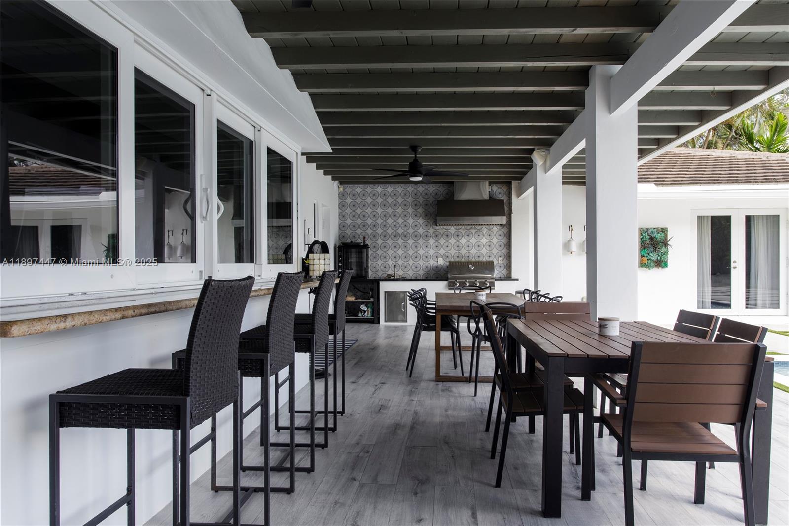 WARWICK MANOR - Residential