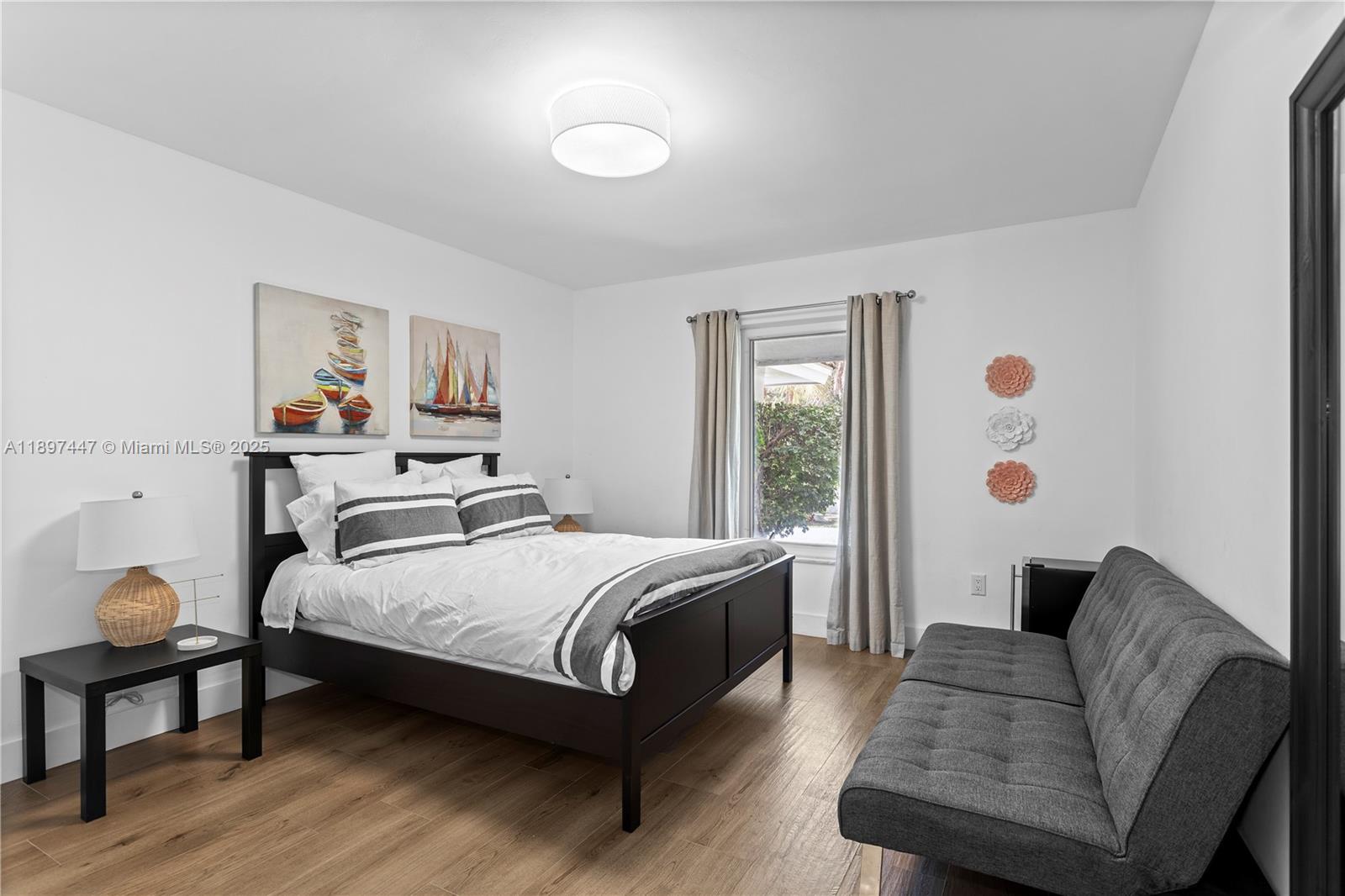 WARWICK MANOR - Residential