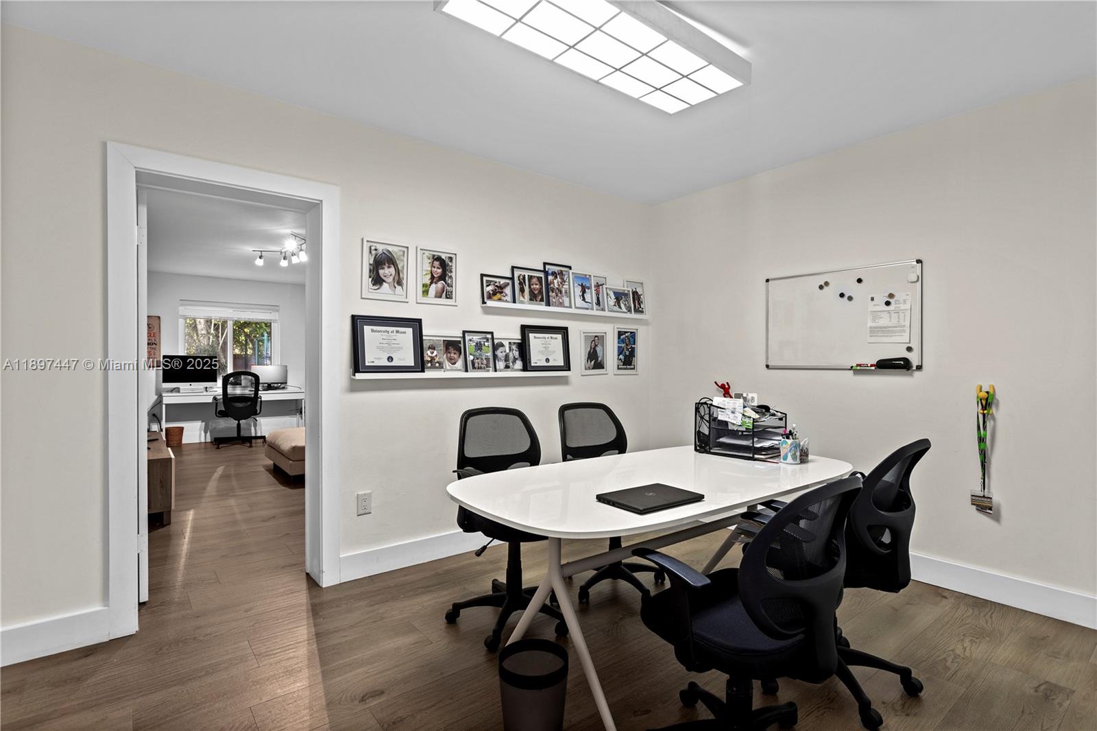 WARWICK MANOR - Residential