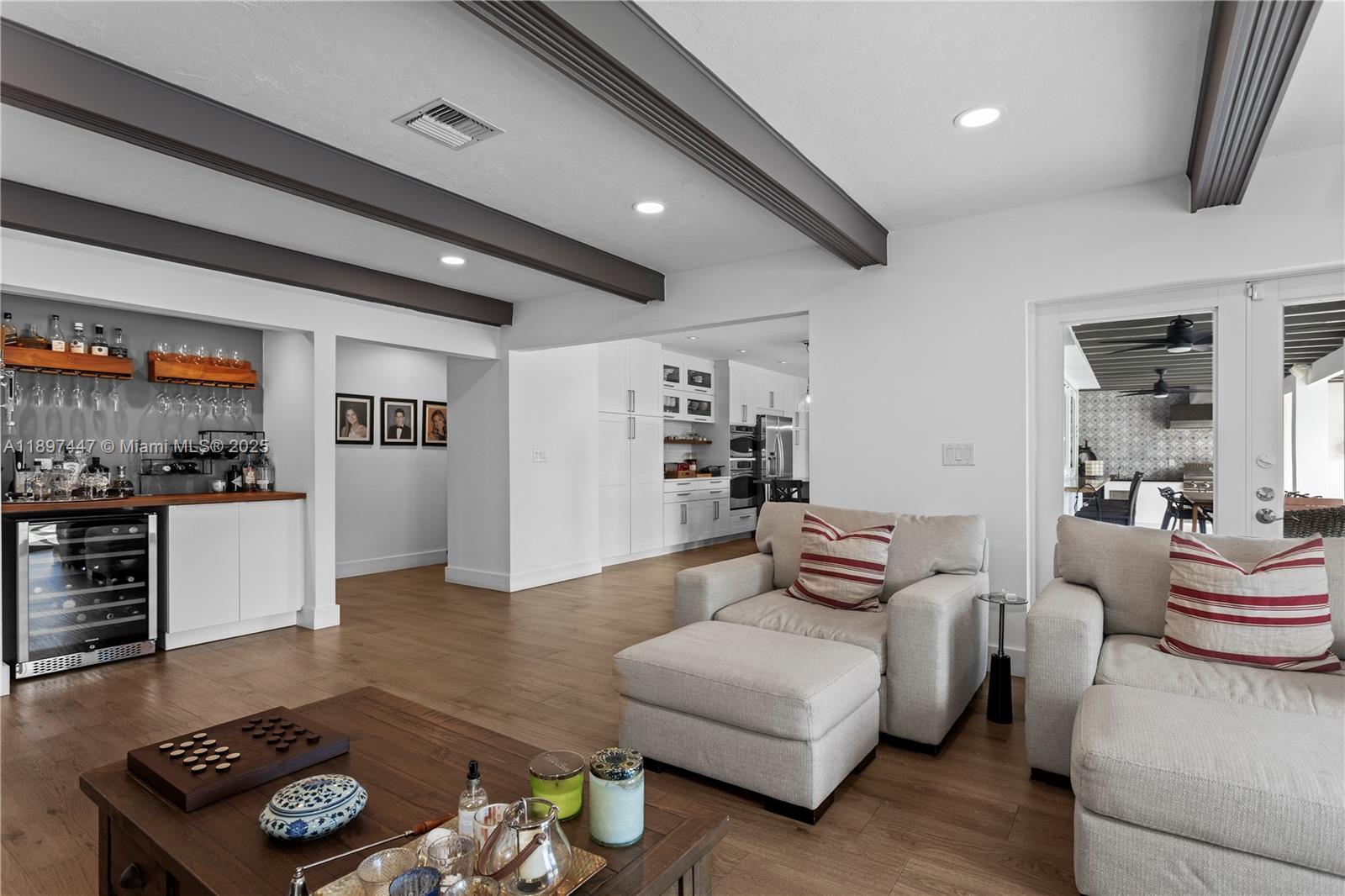 WARWICK MANOR - Residential