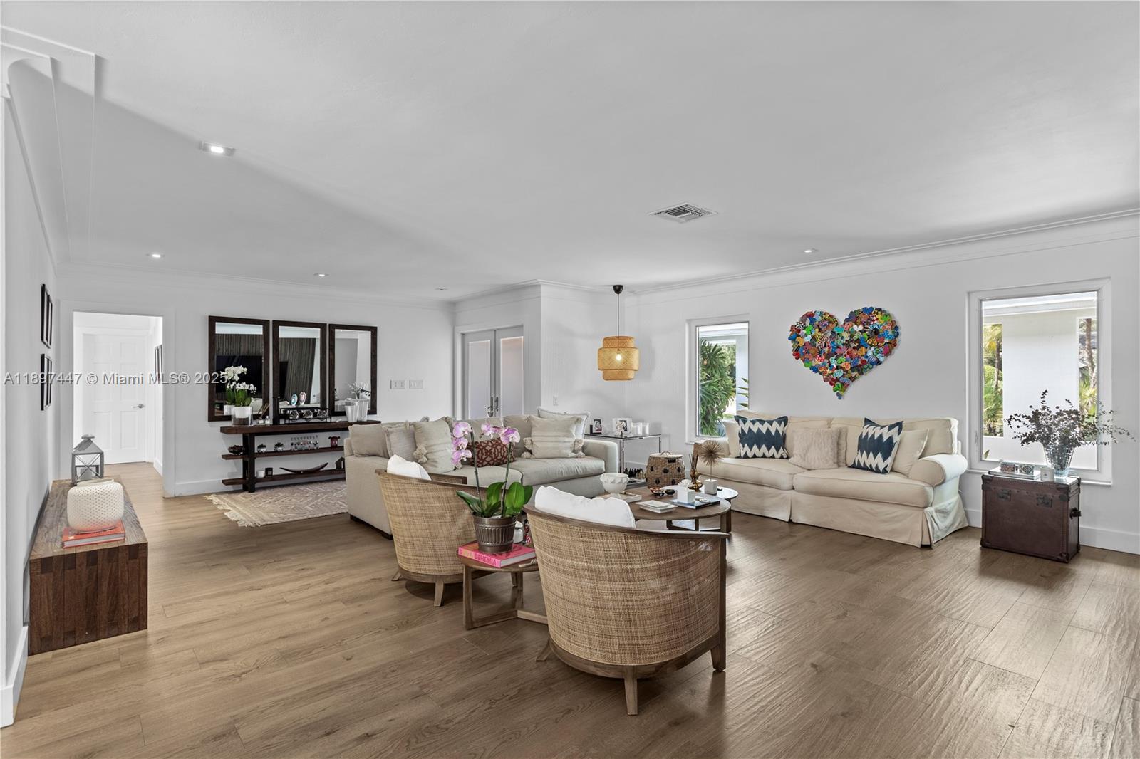 WARWICK MANOR - Residential