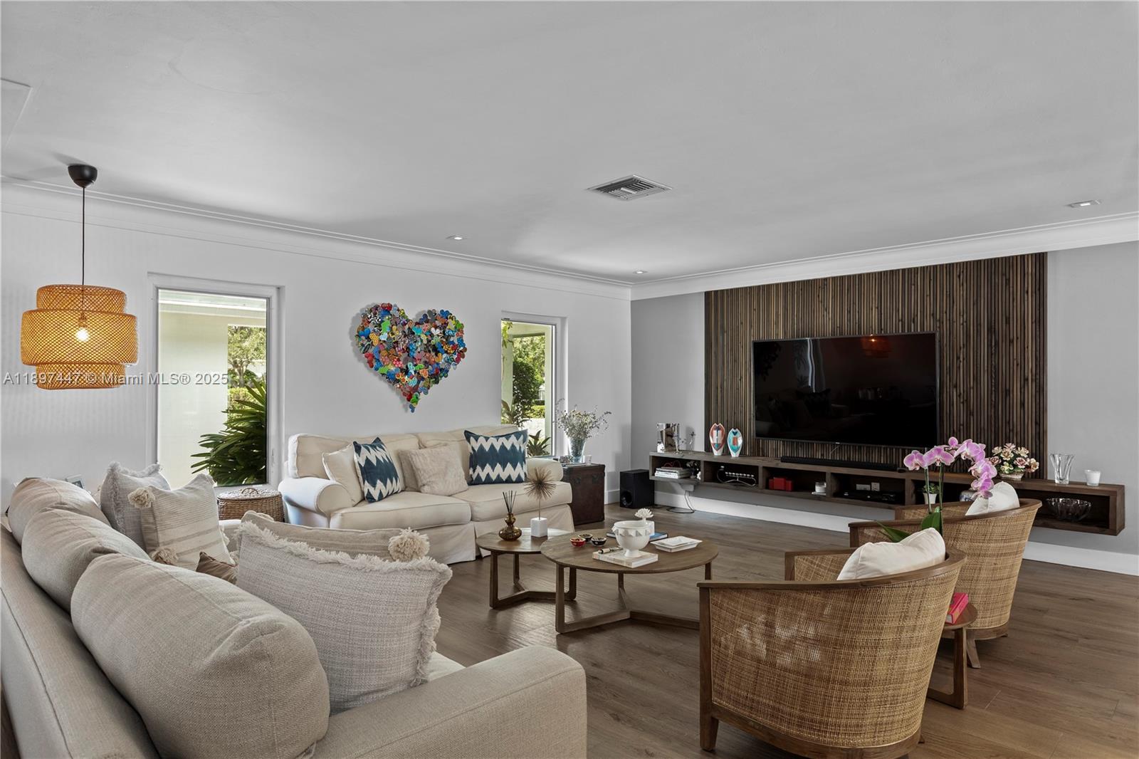 WARWICK MANOR - Residential