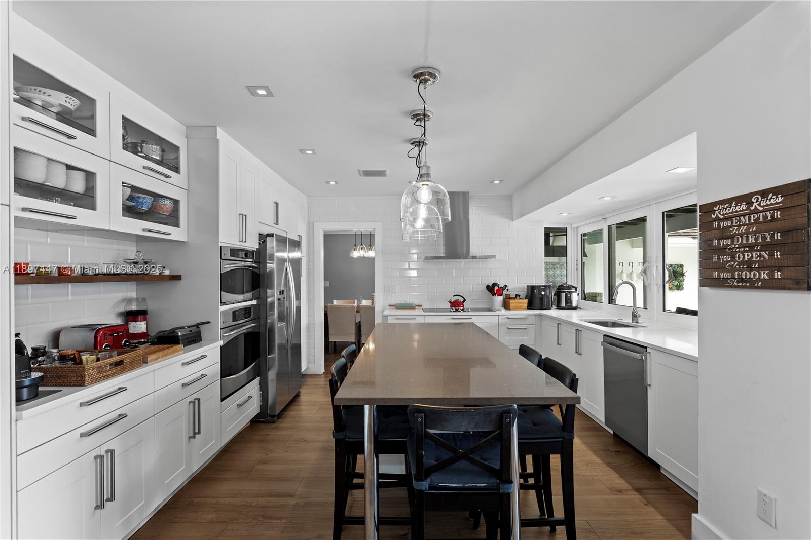 WARWICK MANOR - Residential