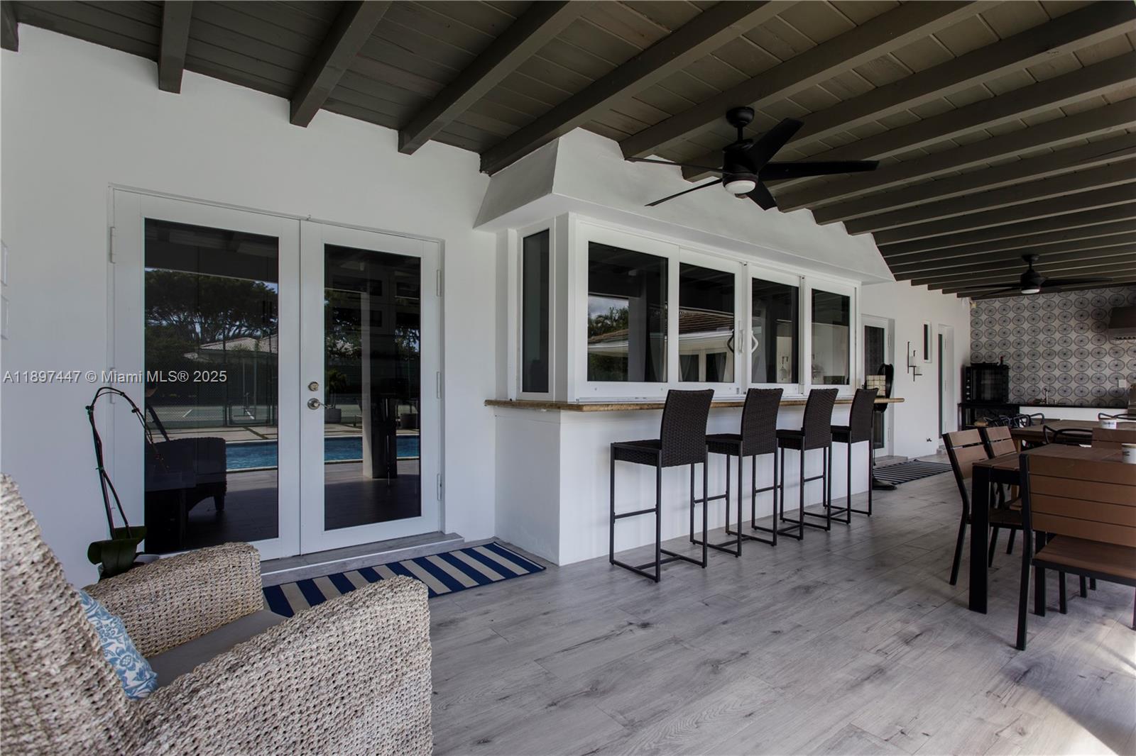 WARWICK MANOR - Residential