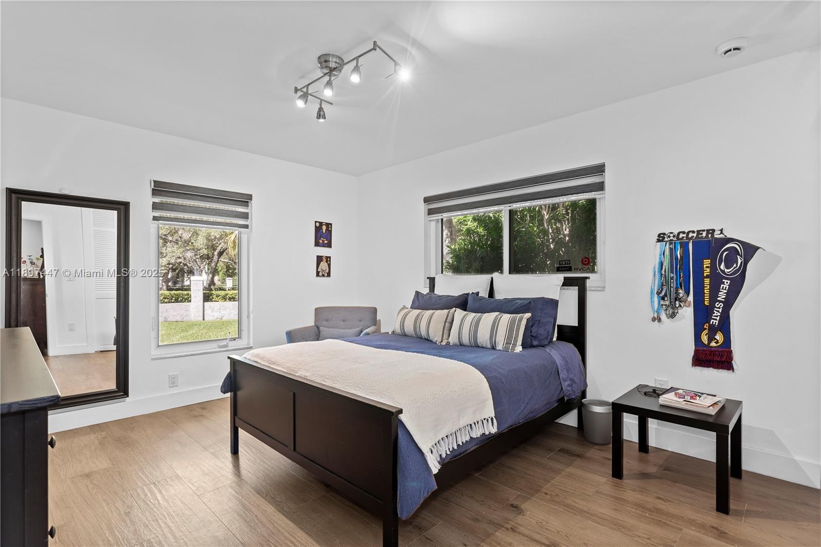 WARWICK MANOR - Residential