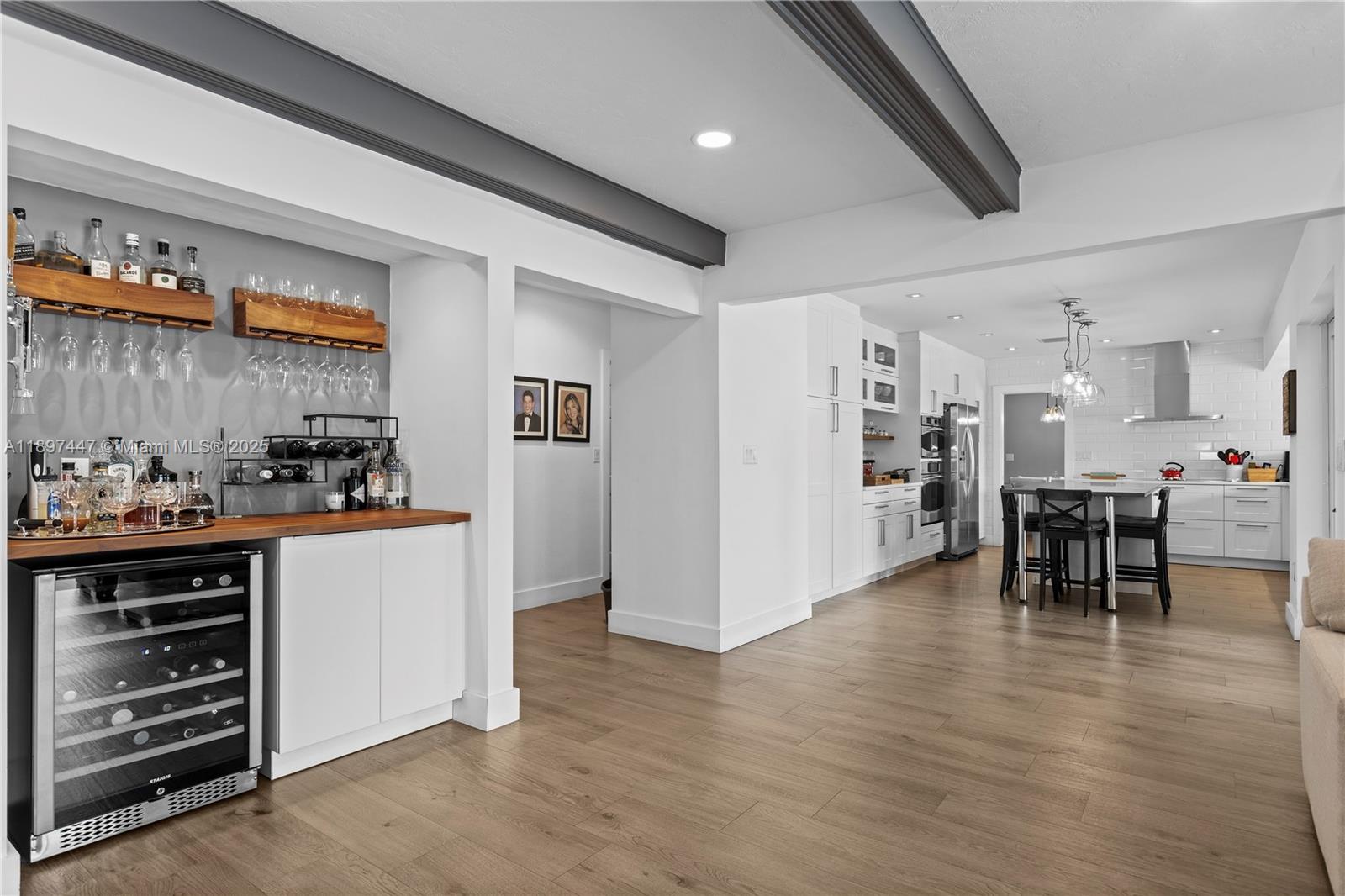 WARWICK MANOR - Residential