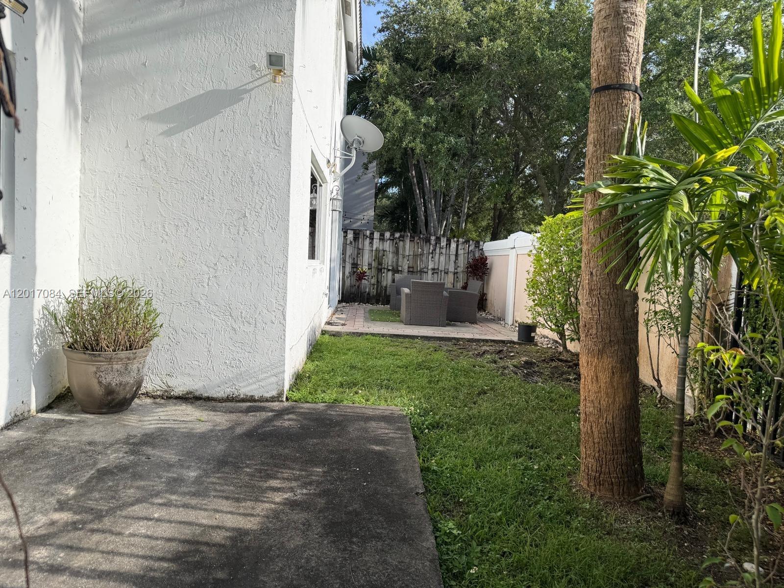 THE RESERVE AT DORAL - Residential Lease