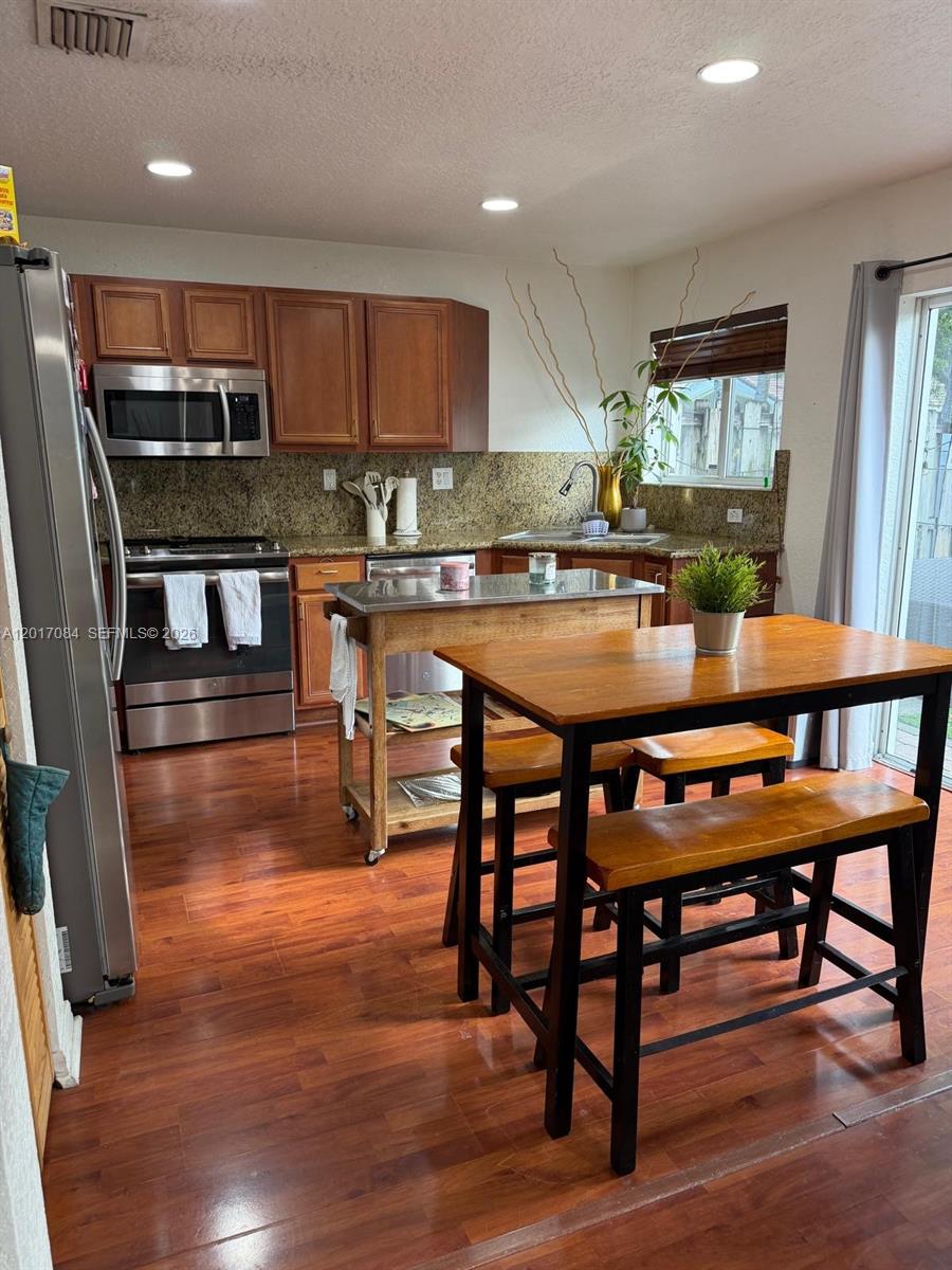 THE RESERVE AT DORAL - Residential Lease