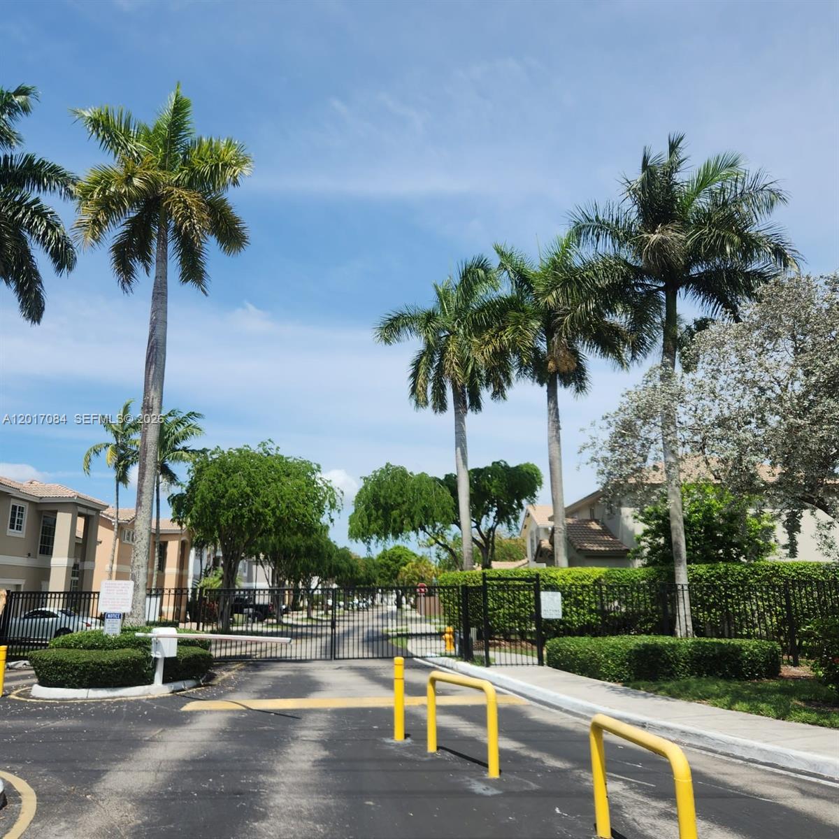 THE RESERVE AT DORAL - Residential Lease