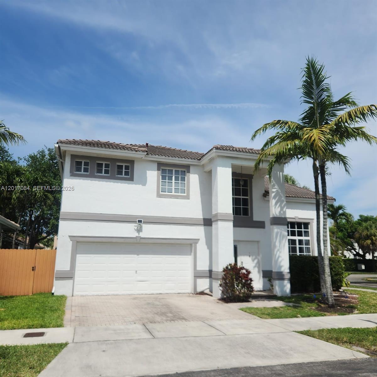 THE RESERVE AT DORAL - Residential Lease