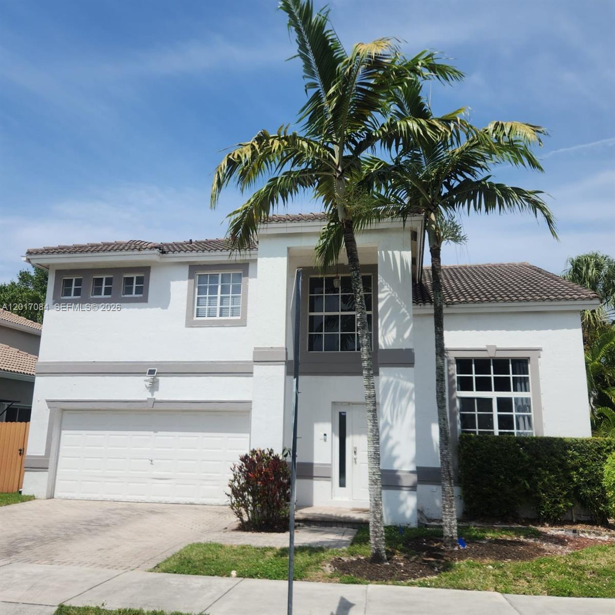 THE RESERVE AT DORAL - Residential Lease