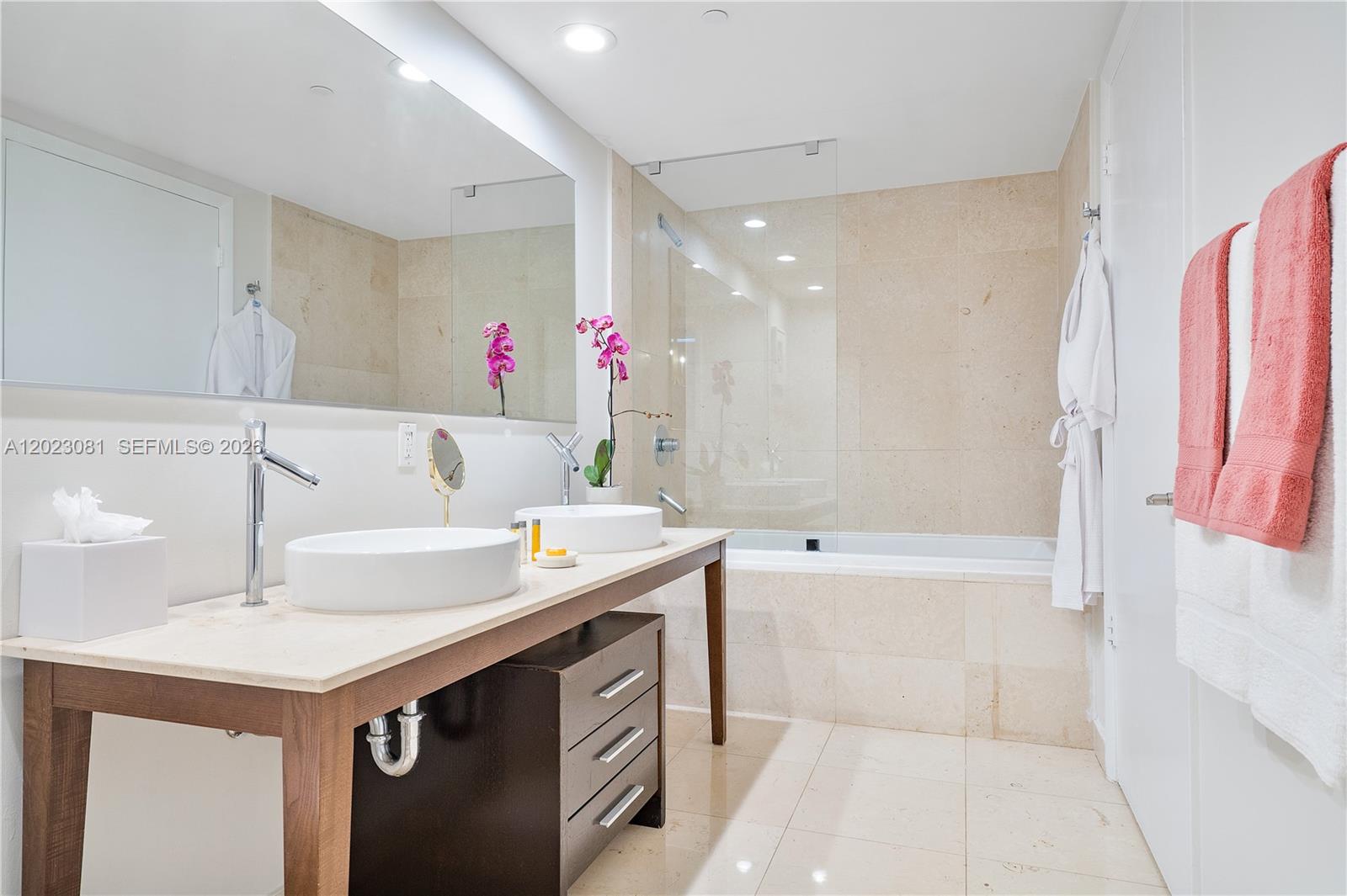 ICON BRICKELL CONDO NO 3 - Residential