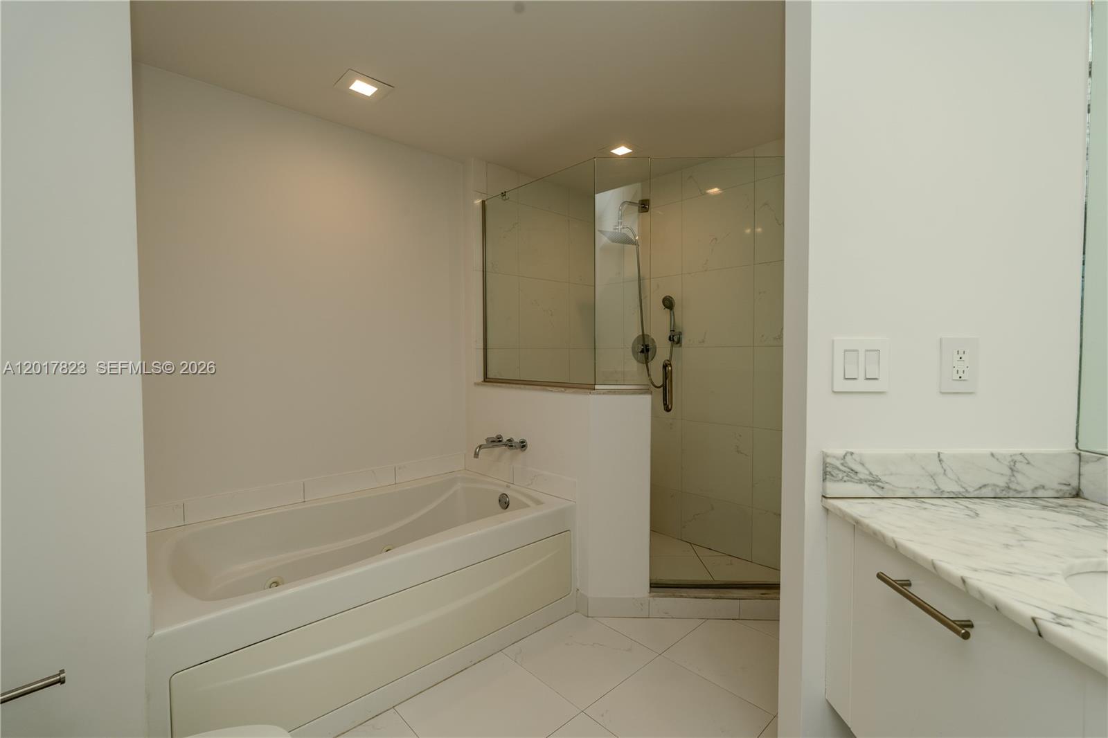 500 BRICKELL EAST CONDO - Residential