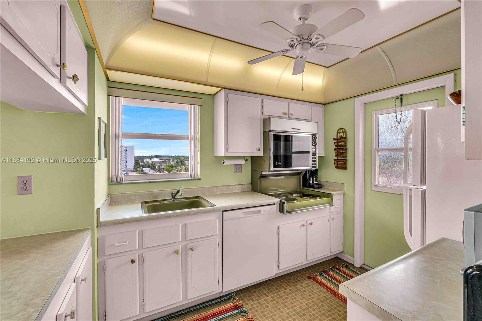 TIFFANY GARDENS WEST COND - Residential