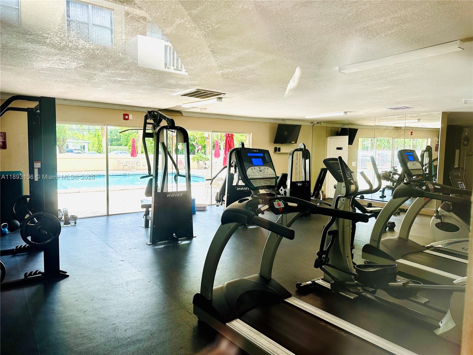 BAYVIEW PALMS CONDO - Residential Lease
