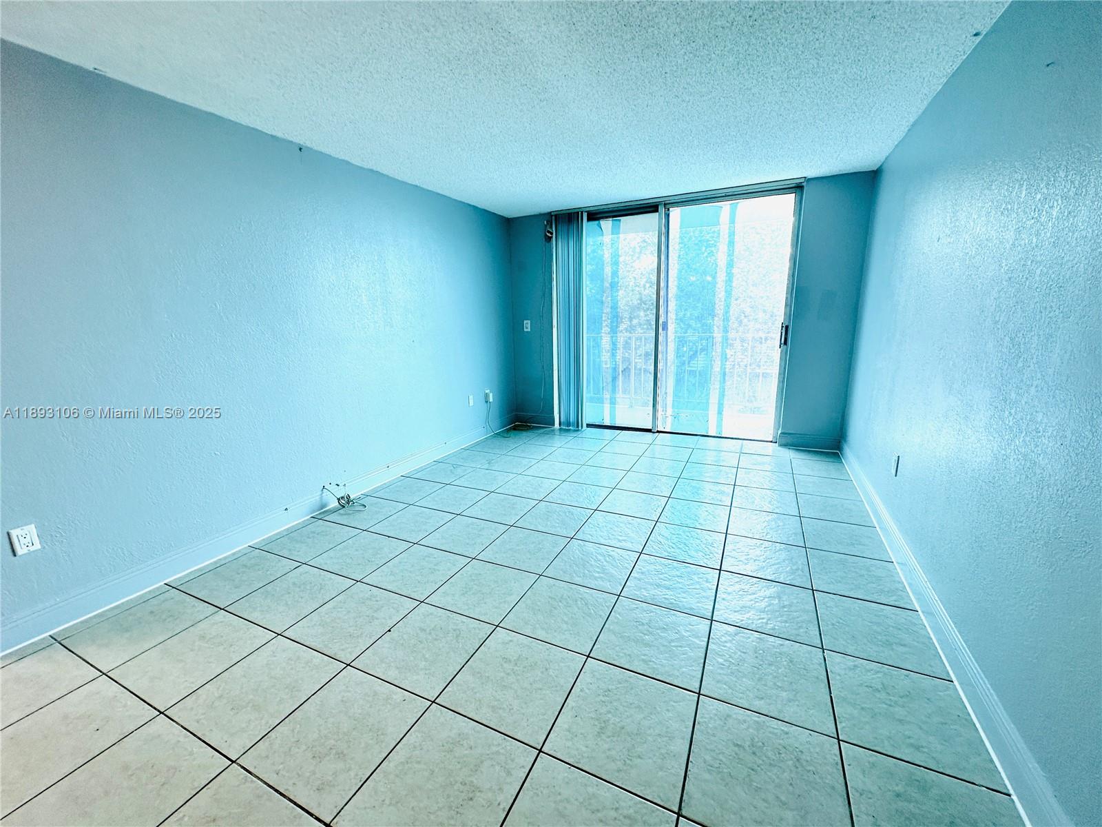 BAYVIEW PALMS CONDO - Residential Lease