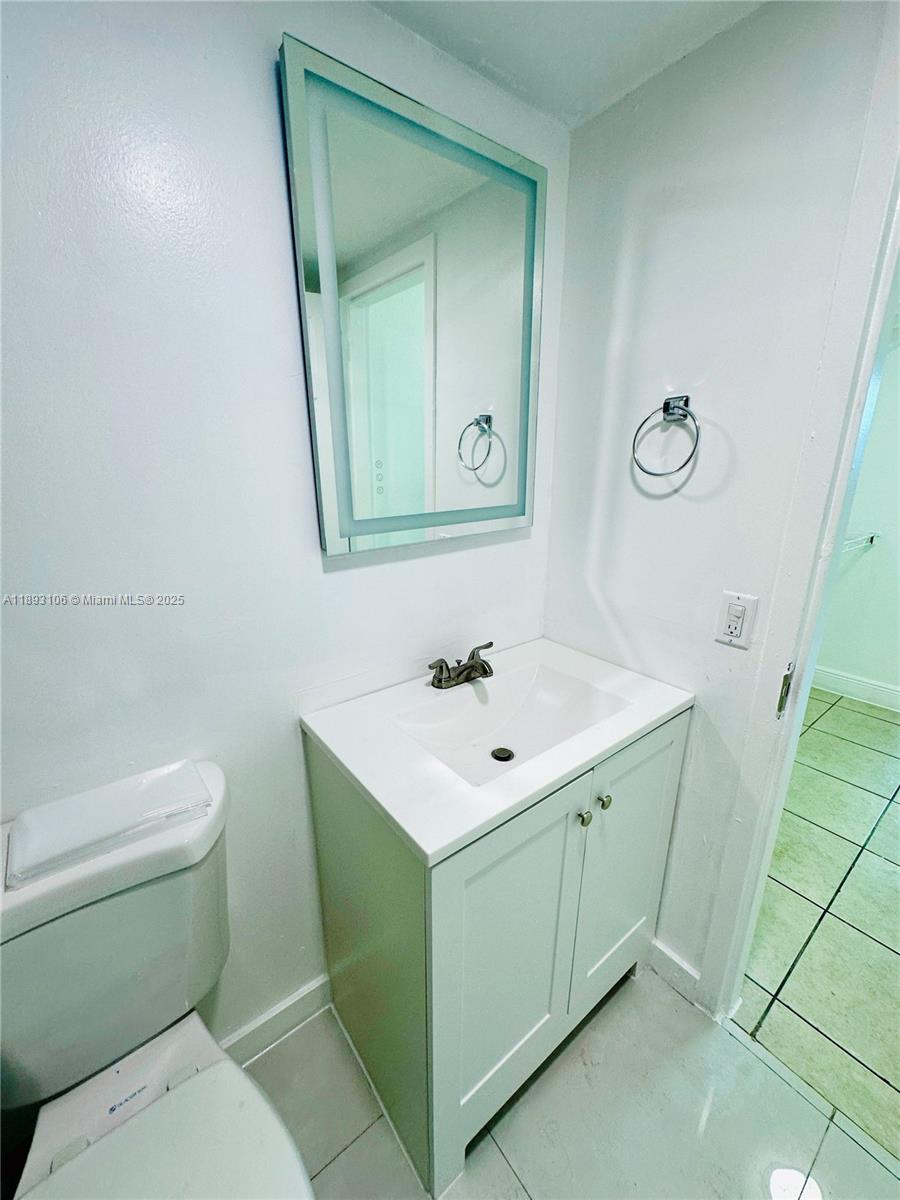 BAYVIEW PALMS CONDO - Residential Lease