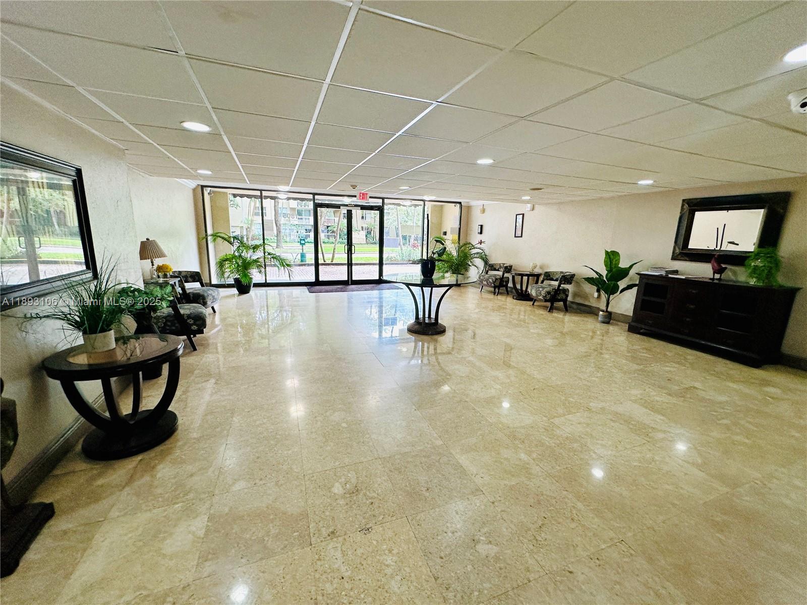 BAYVIEW PALMS CONDO - Residential Lease