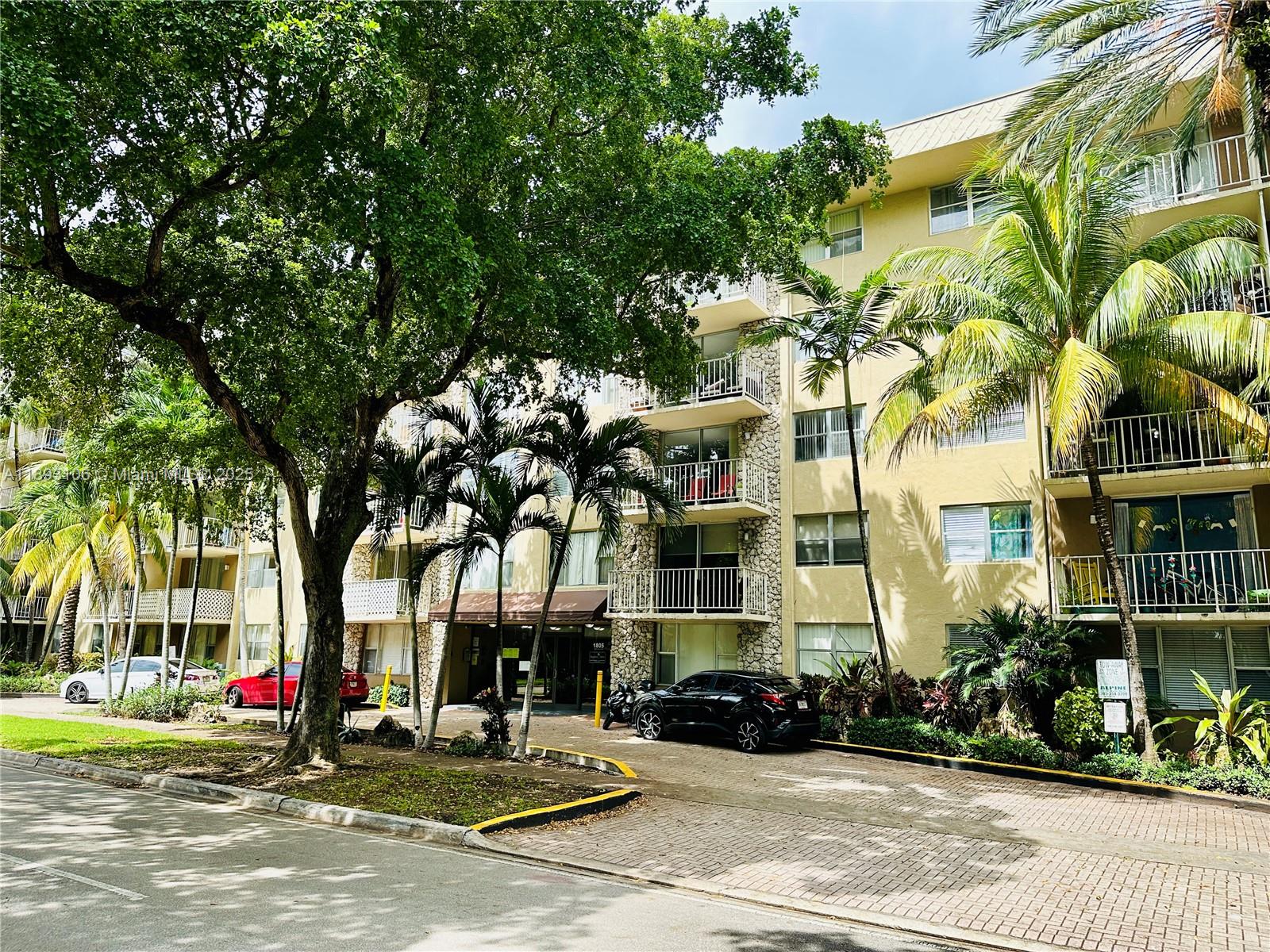 BAYVIEW PALMS CONDO - Residential Lease