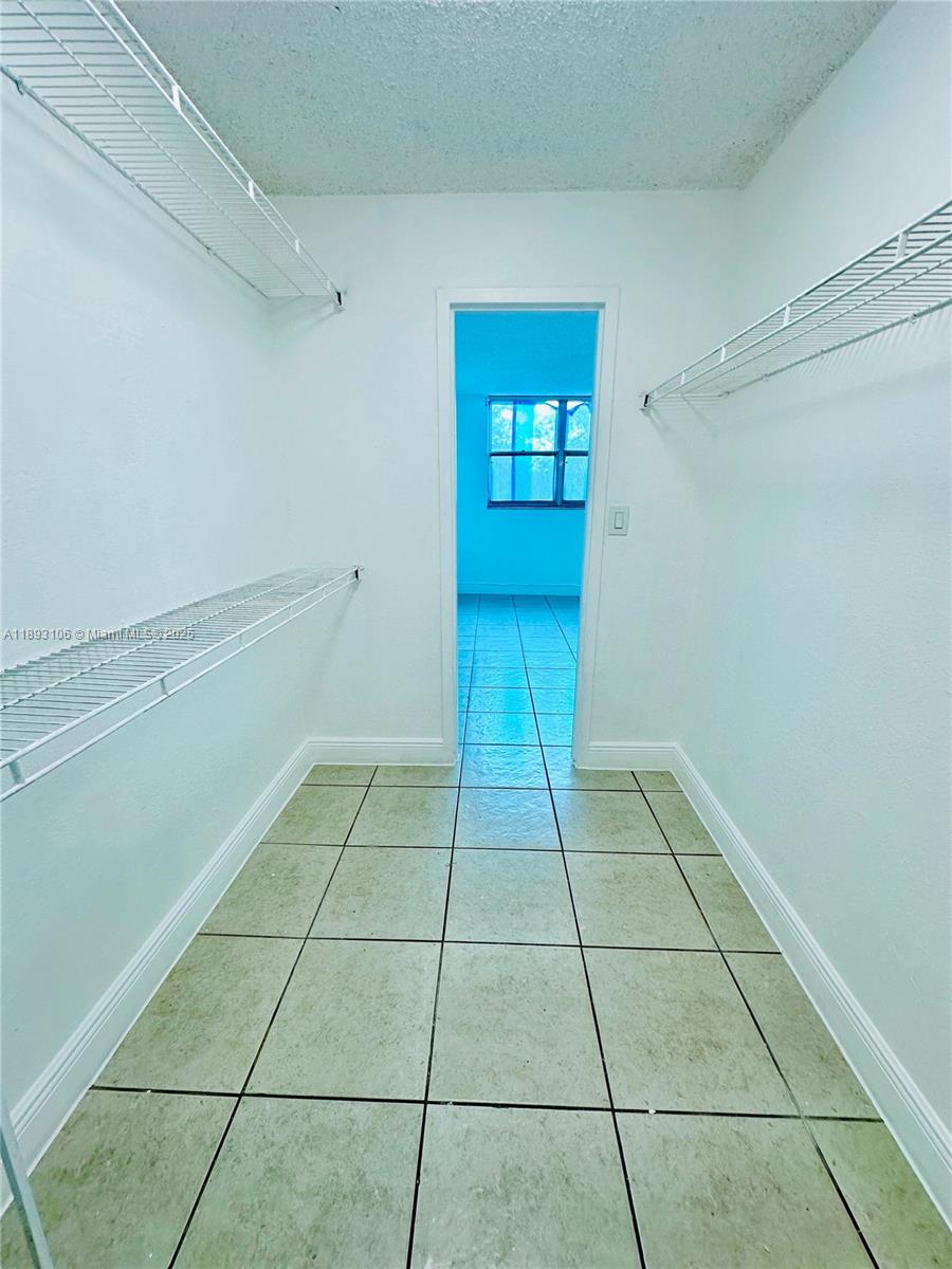 BAYVIEW PALMS CONDO - Residential Lease