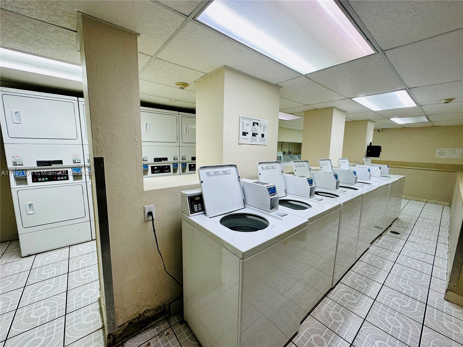 BAYVIEW PALMS CONDO - Residential Lease