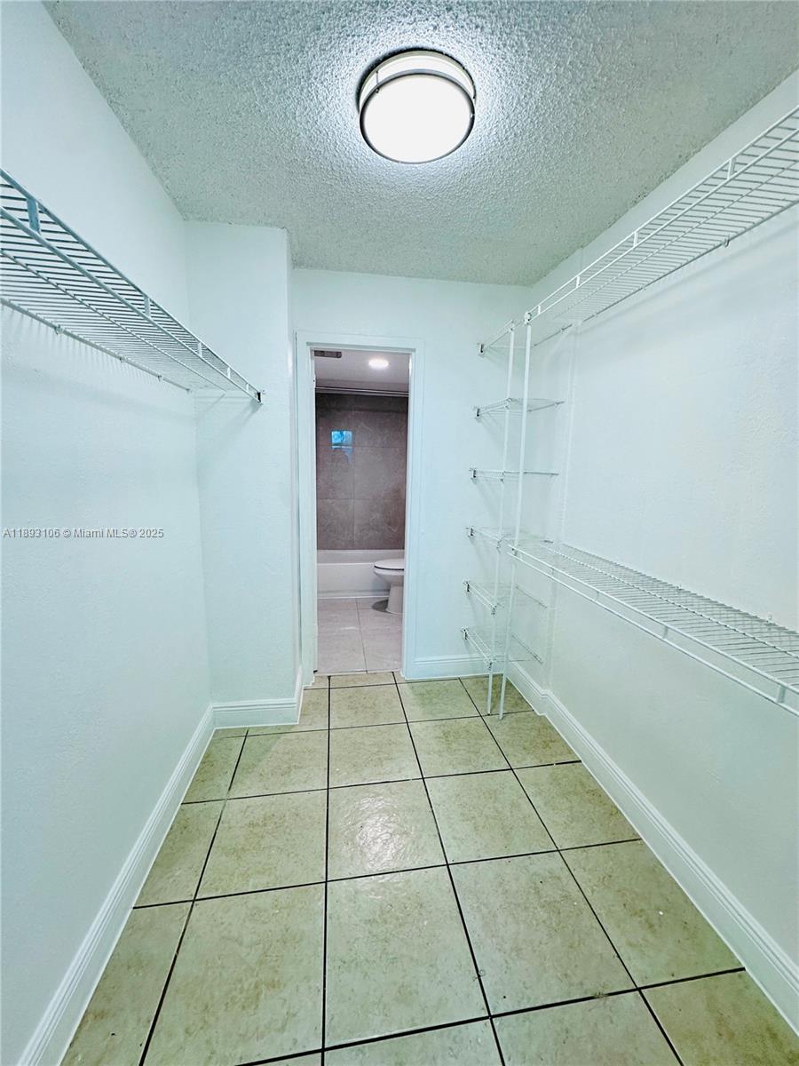 BAYVIEW PALMS CONDO - Residential Lease