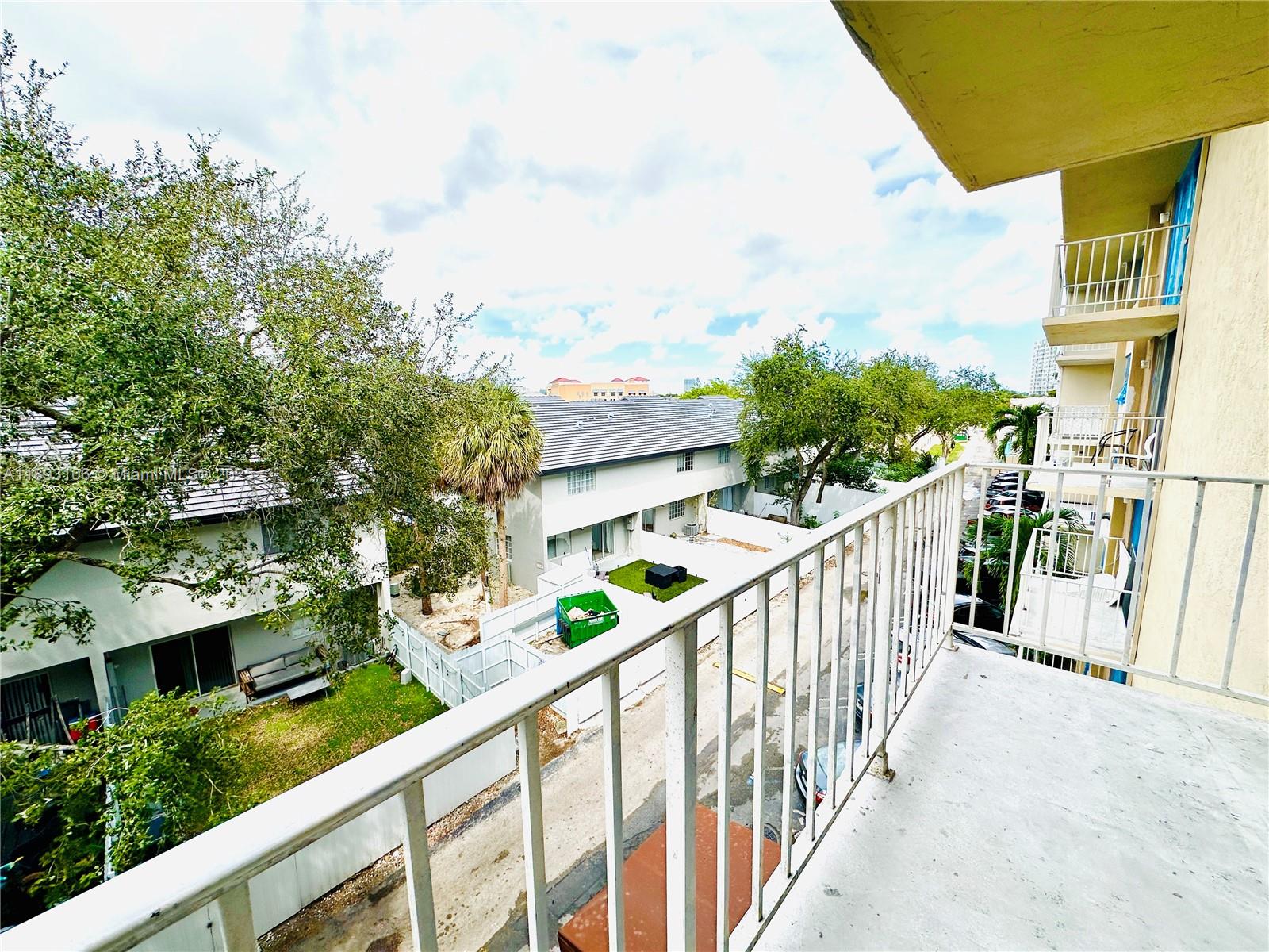 BAYVIEW PALMS CONDO - Residential Lease