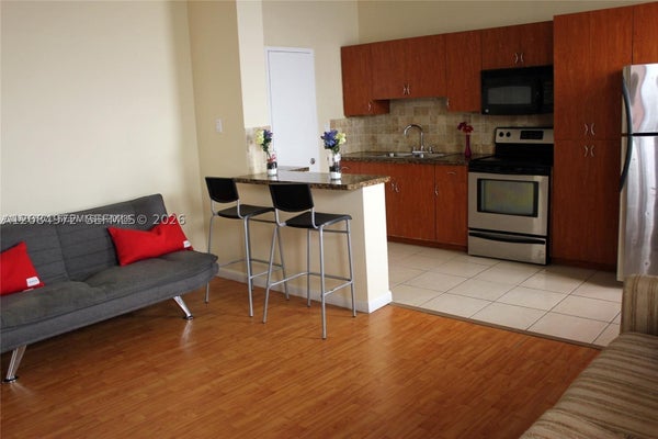 7920 HARDING AVE APT 3, MIAMI BEACH, FL 33141 - Image 5db62dacbbcf1ee0e4da9a1a4fd4bbf2/3238362334